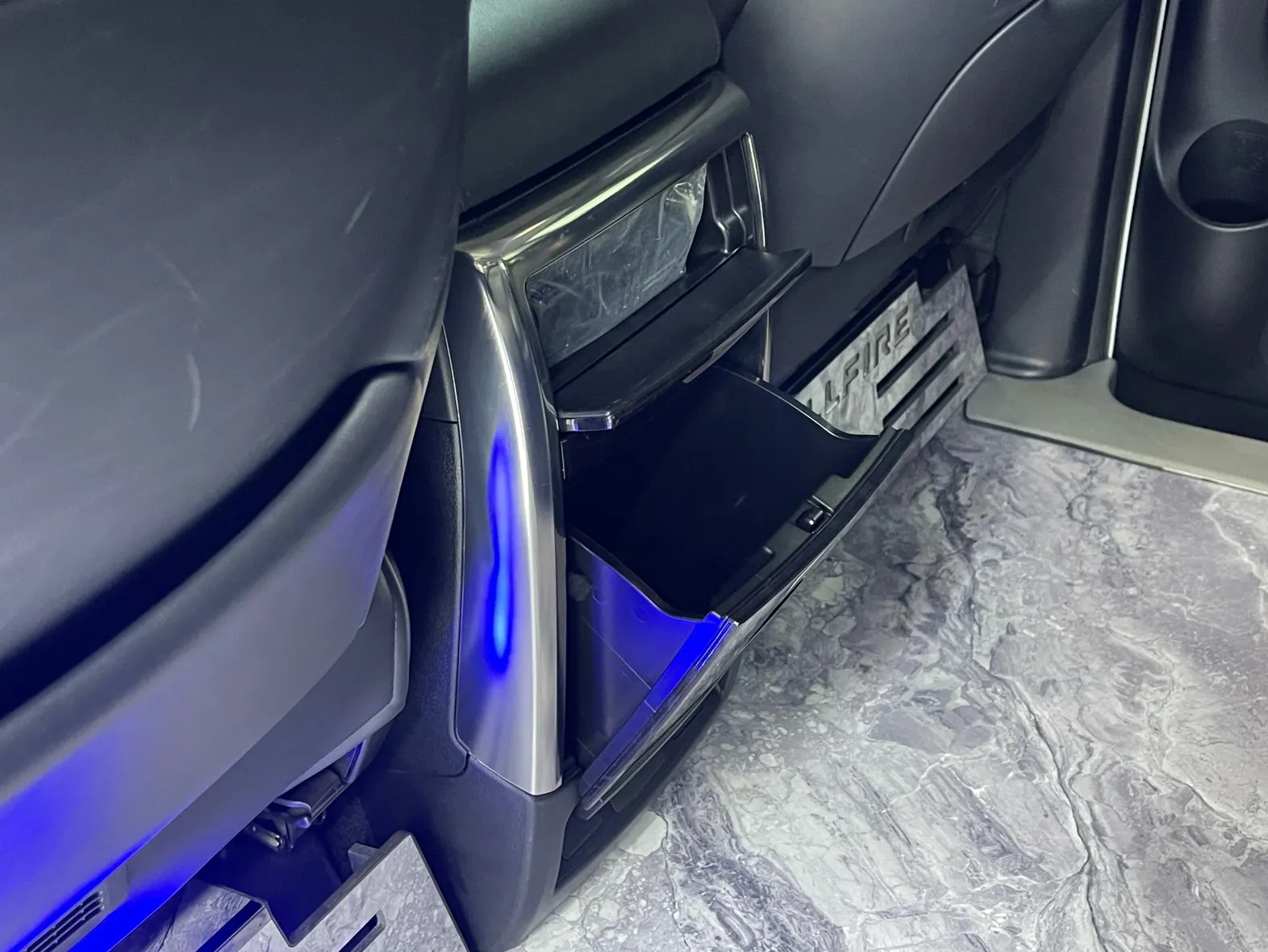 Toyota Vellfire, 2022 27