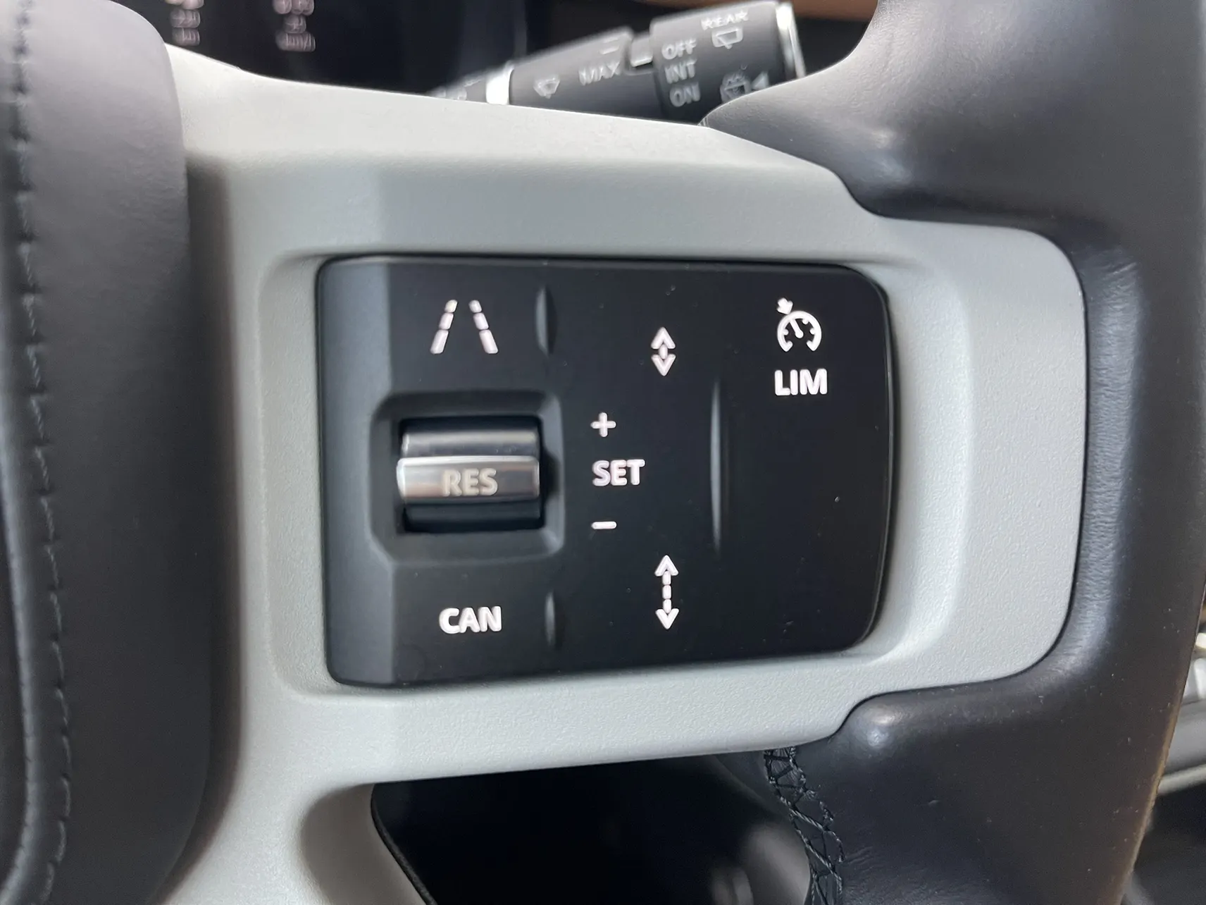 Land Rover Defender, 2024 26