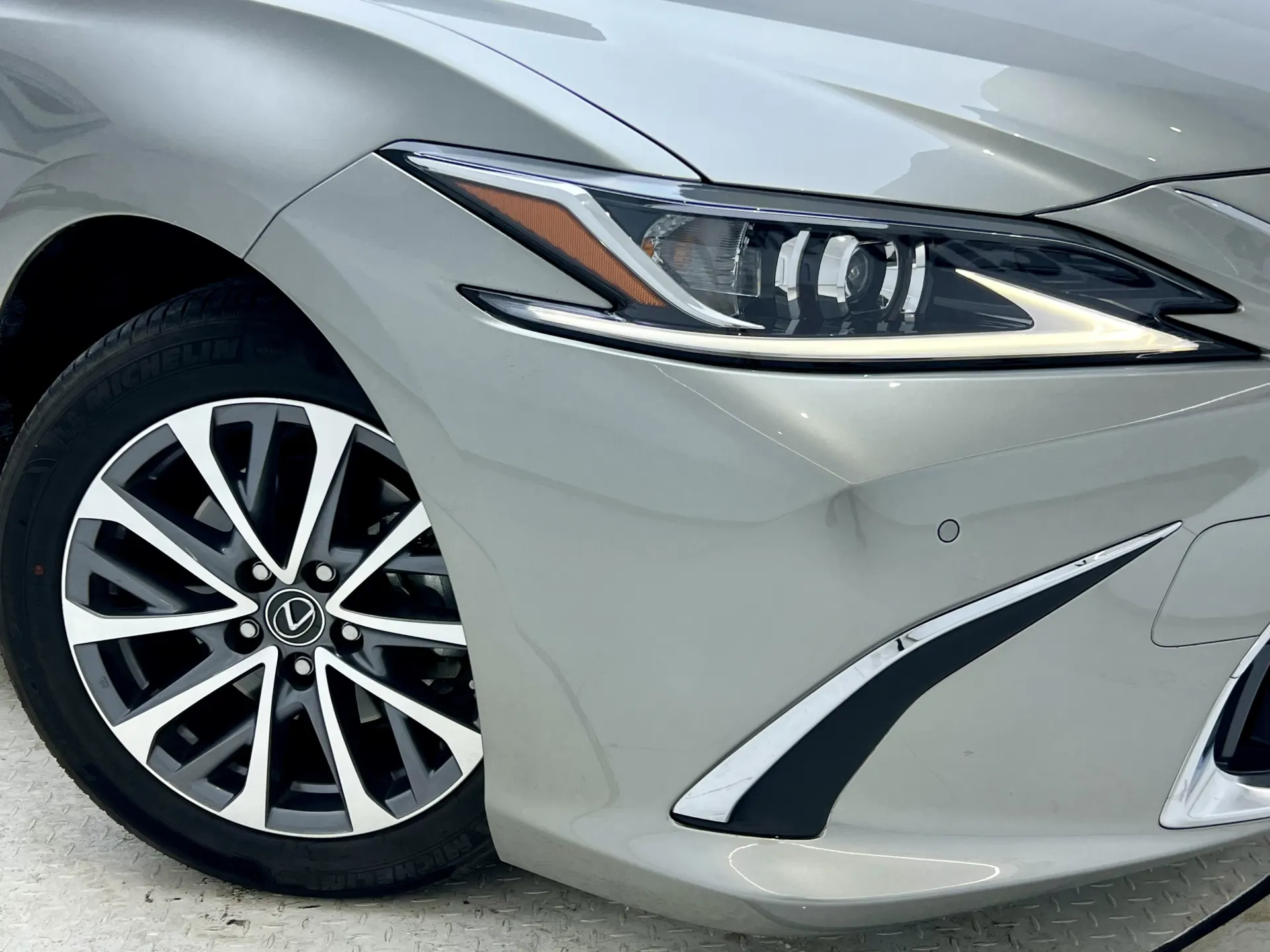 Lexus ES 200, 2022 13
