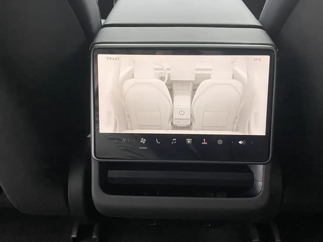 Tesla Model 3, 2024 21