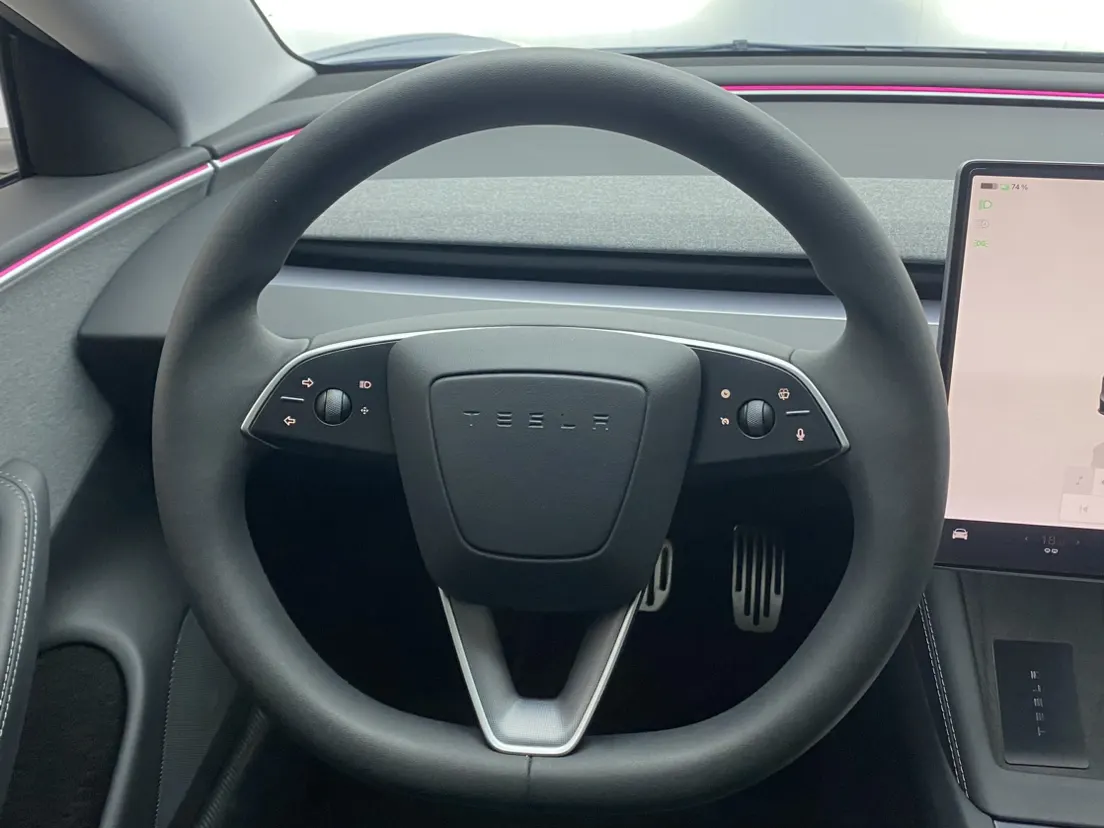 Tesla Model 3, 2024 15