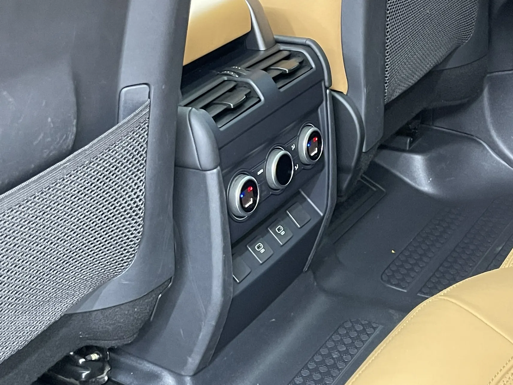 Land Rover Defender, 2024 30