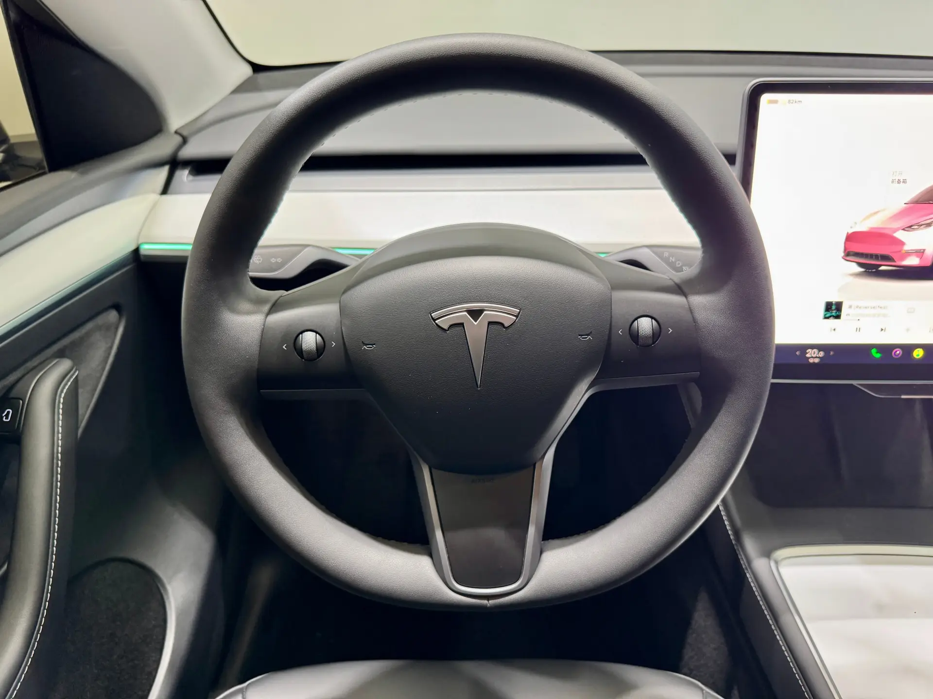 Tesla Model Y, 2025 10