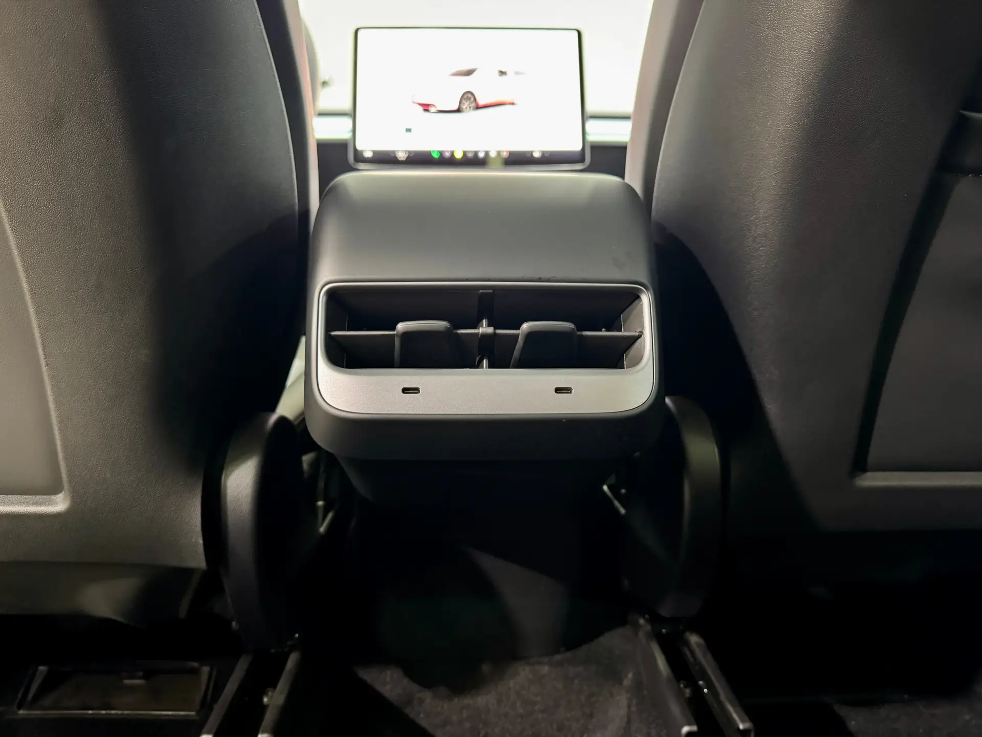 Tesla Model Y, 2025 18