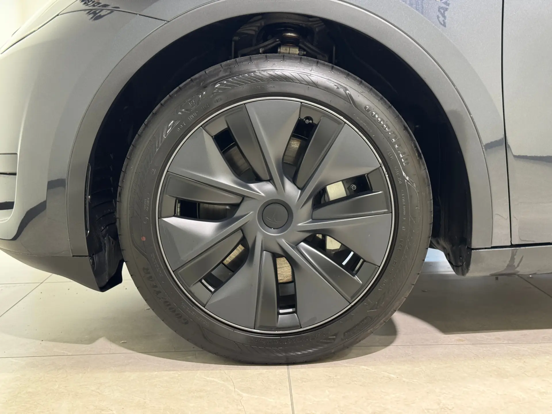 Tesla Model Y, 2025 2