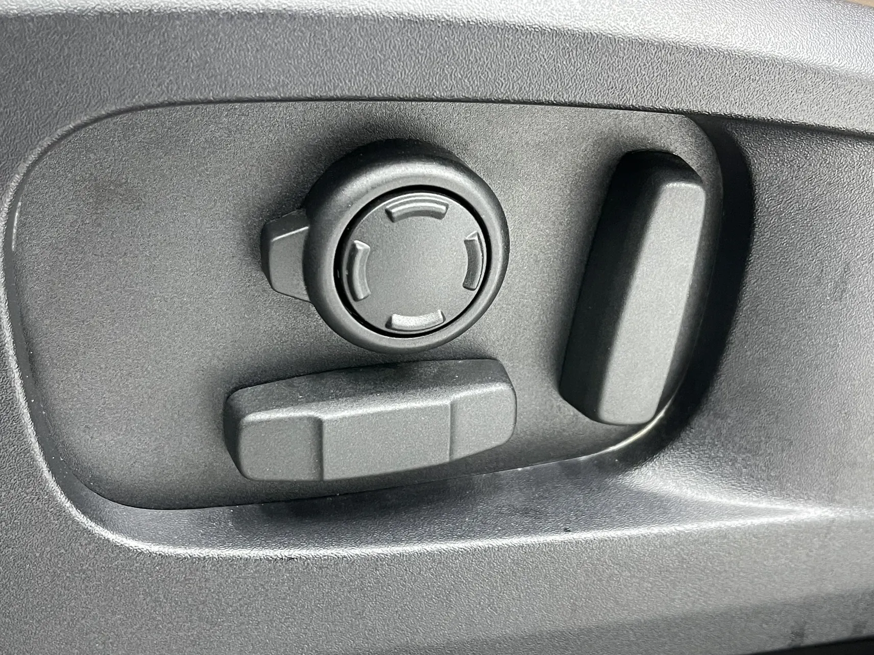 Land Rover Defender, 2024 21