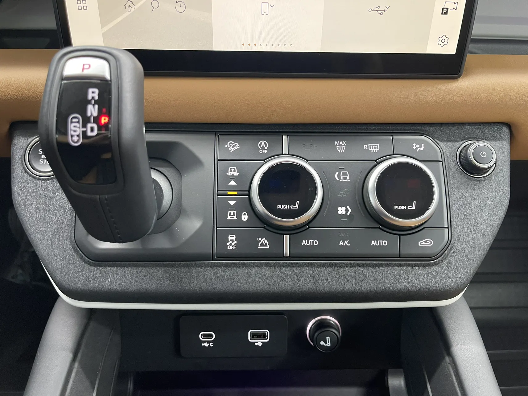 Land Rover Defender, 2024 18