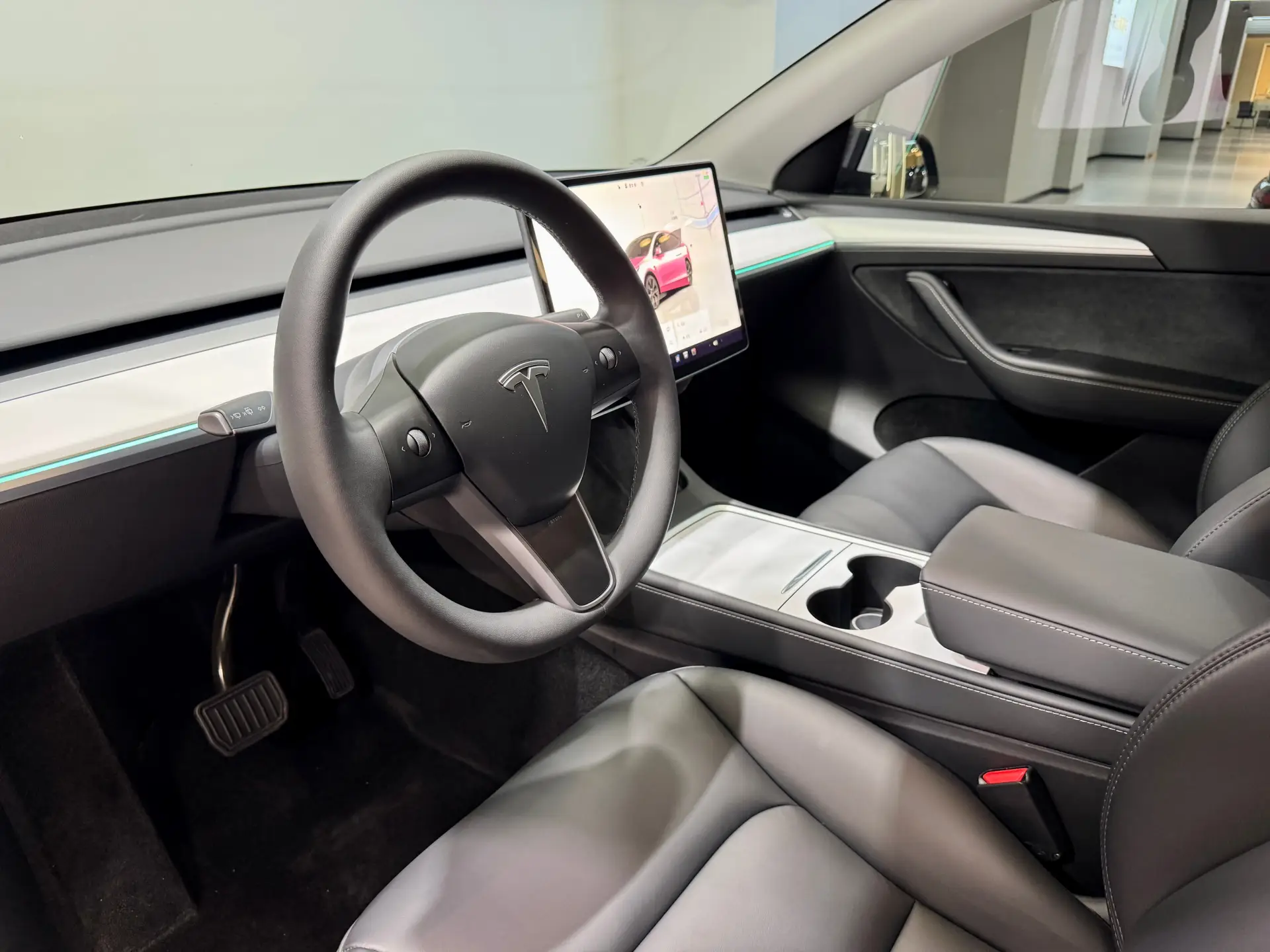 Tesla Model Y, 2025 7