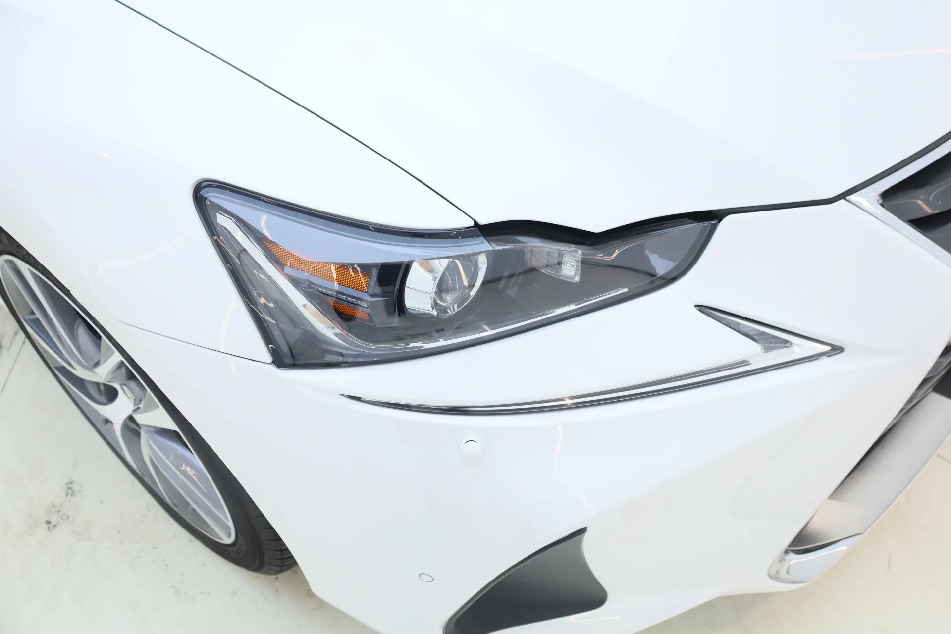 Lexus IS 300, 2017 9