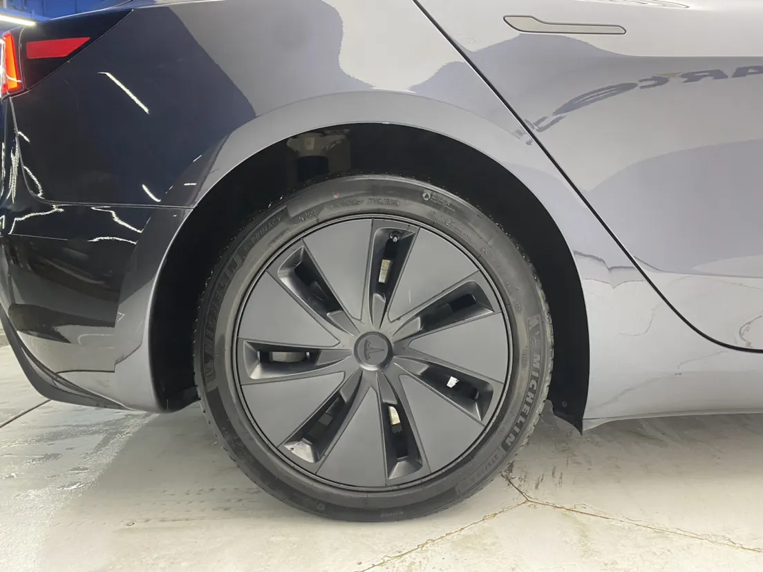 Tesla Model 3, 2024 11