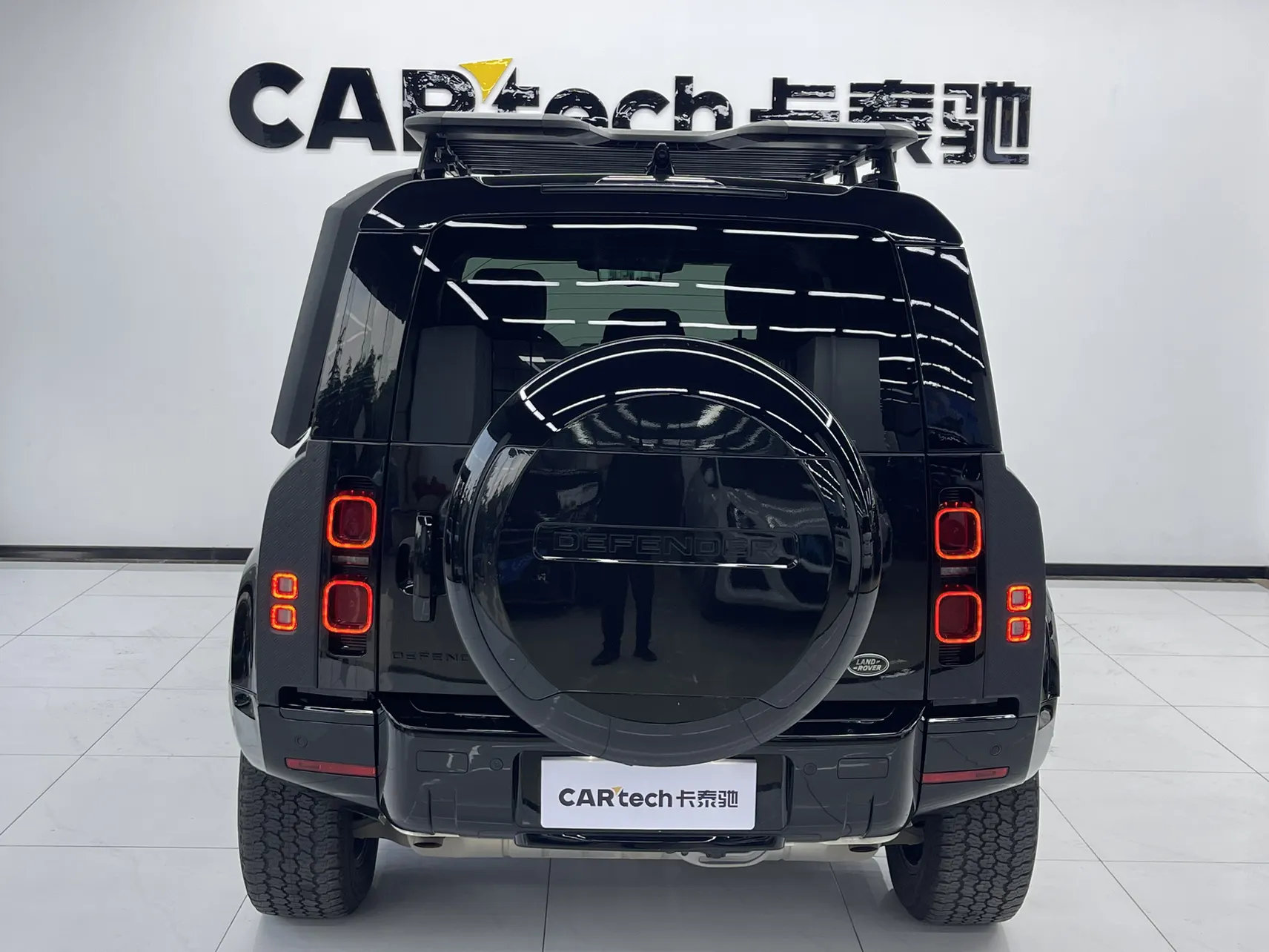Land Rover Defender, 2024 4