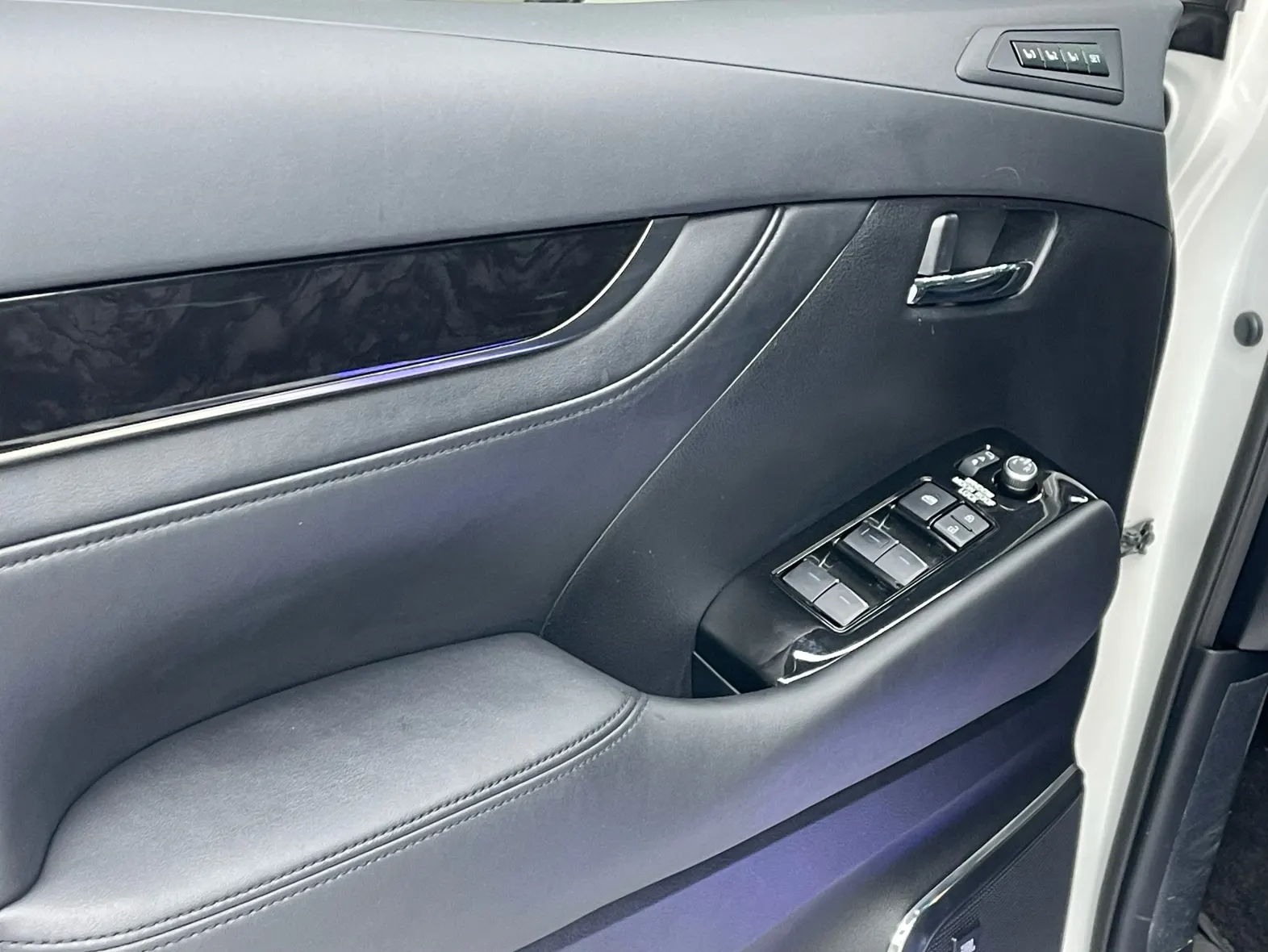 Toyota Vellfire, 2022 13