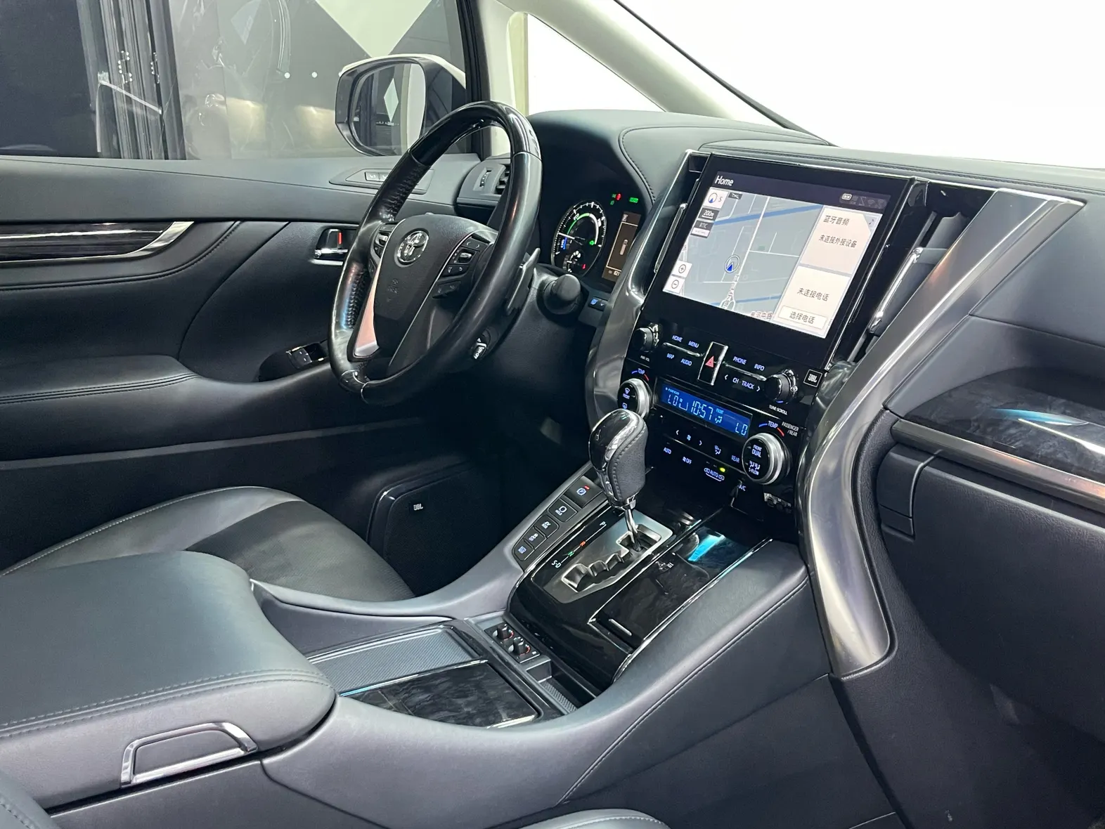 Toyota Vellfire, 2022 15