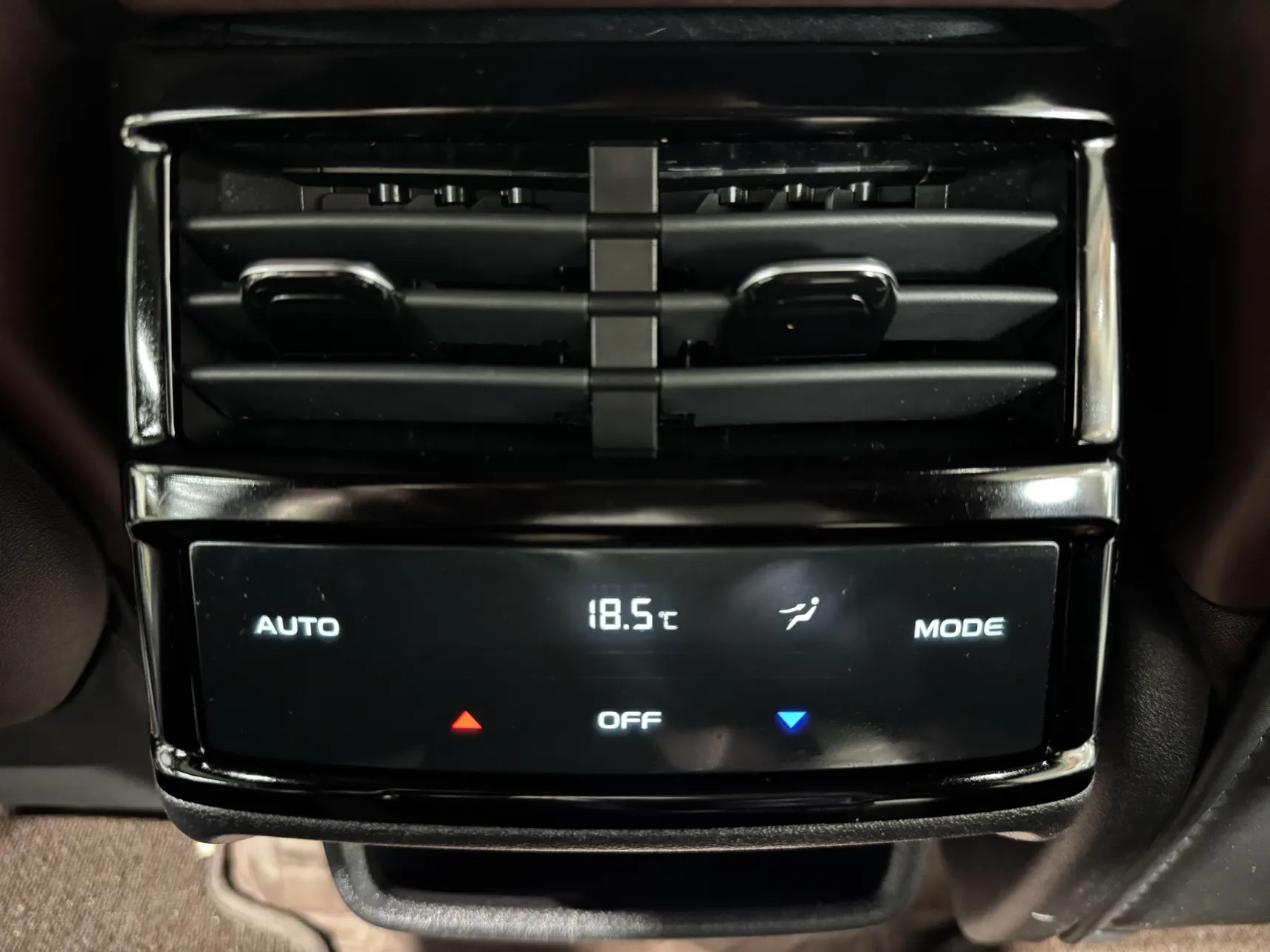 Geely Xingyue L, 2023 17