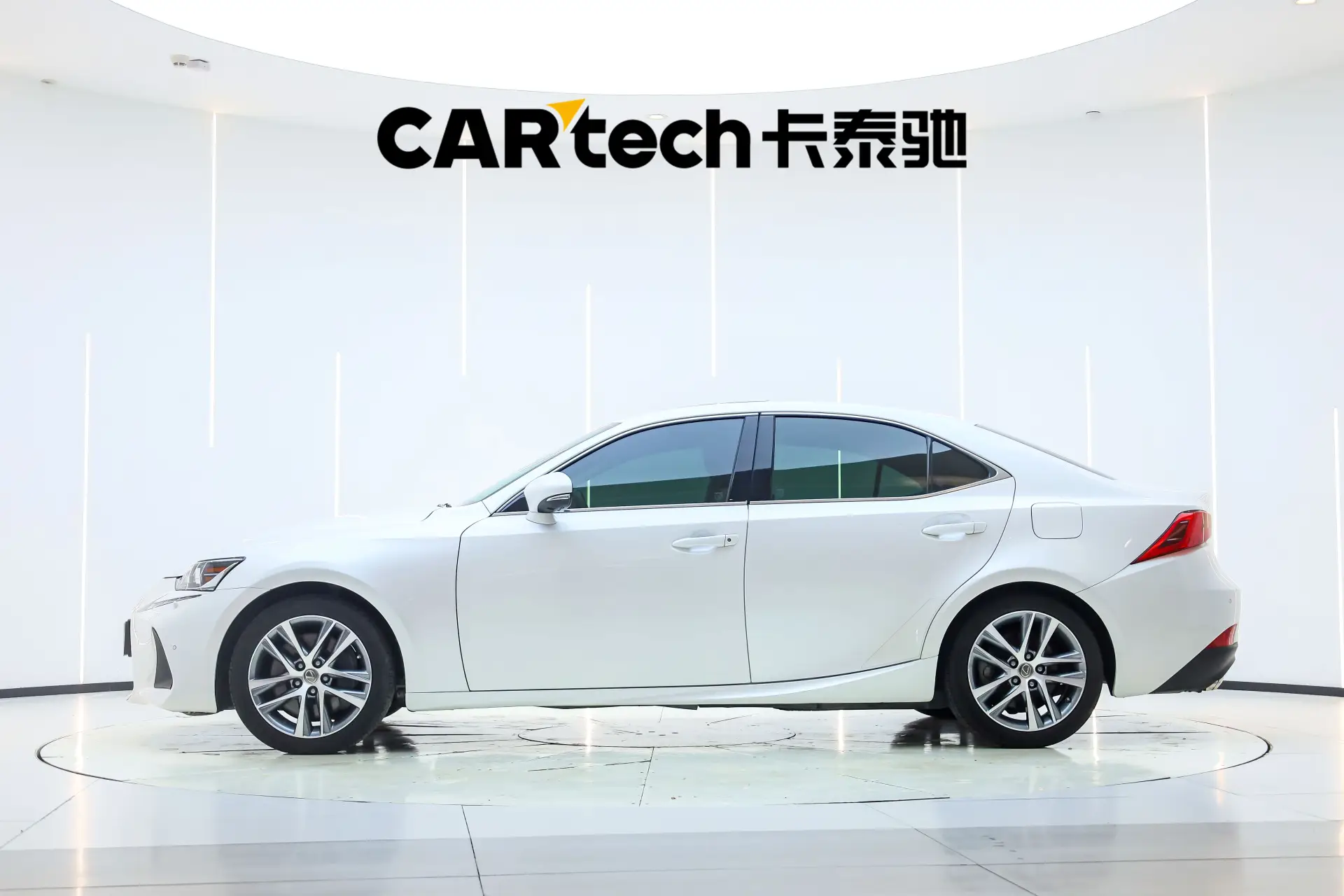 Lexus IS 300, 2017 8