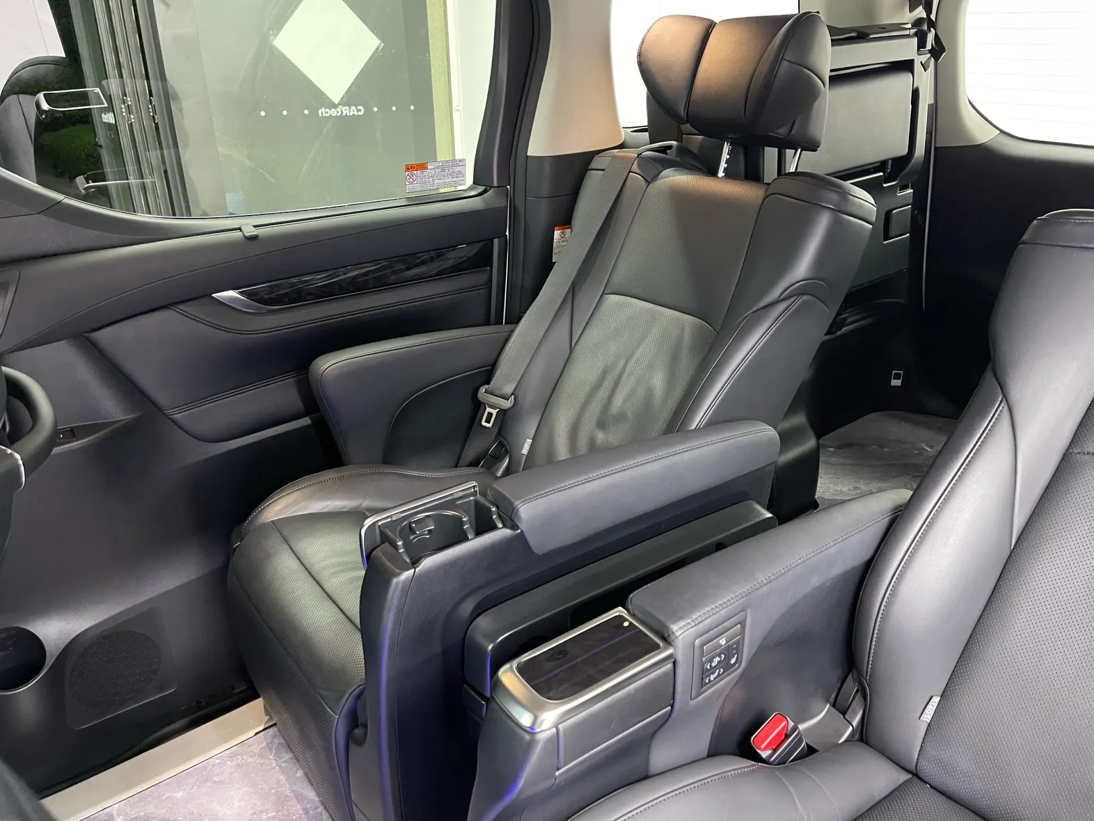 Toyota Vellfire, 2022 29