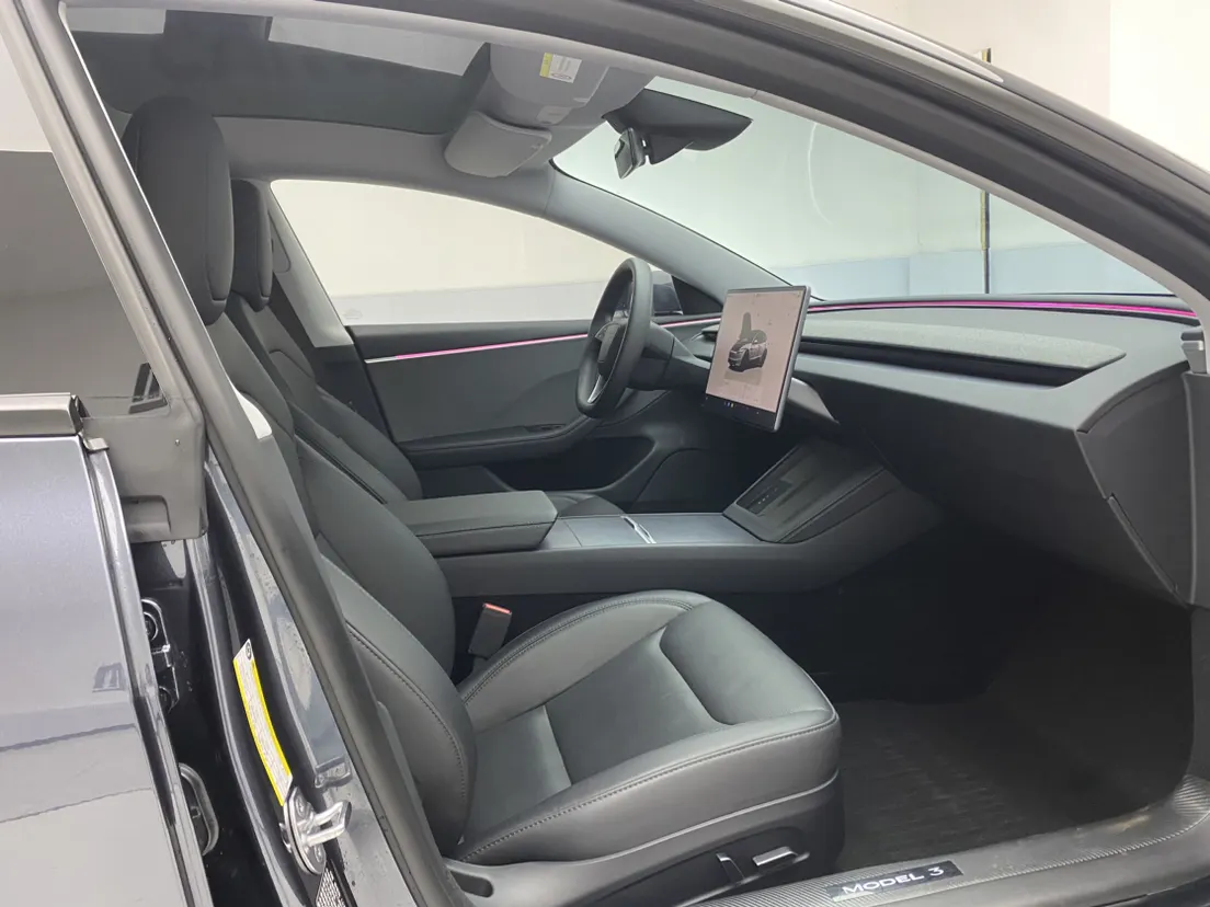 Tesla Model 3, 2024 19