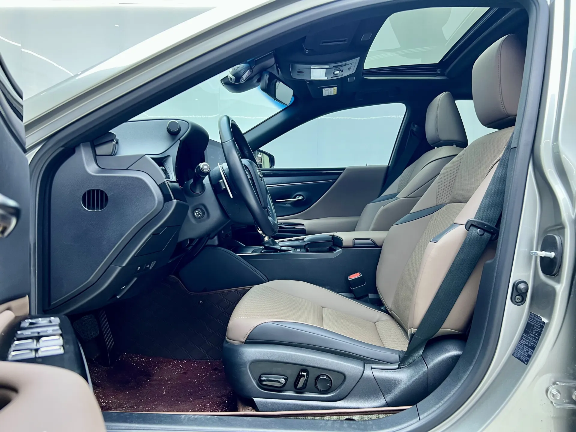 Lexus ES 200, 2022 23