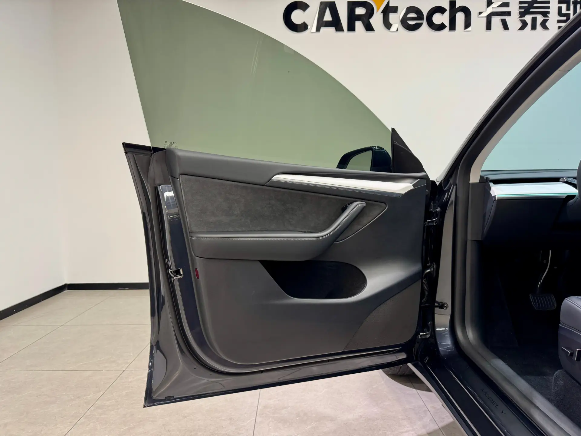 Tesla Model Y, 2025 все фото