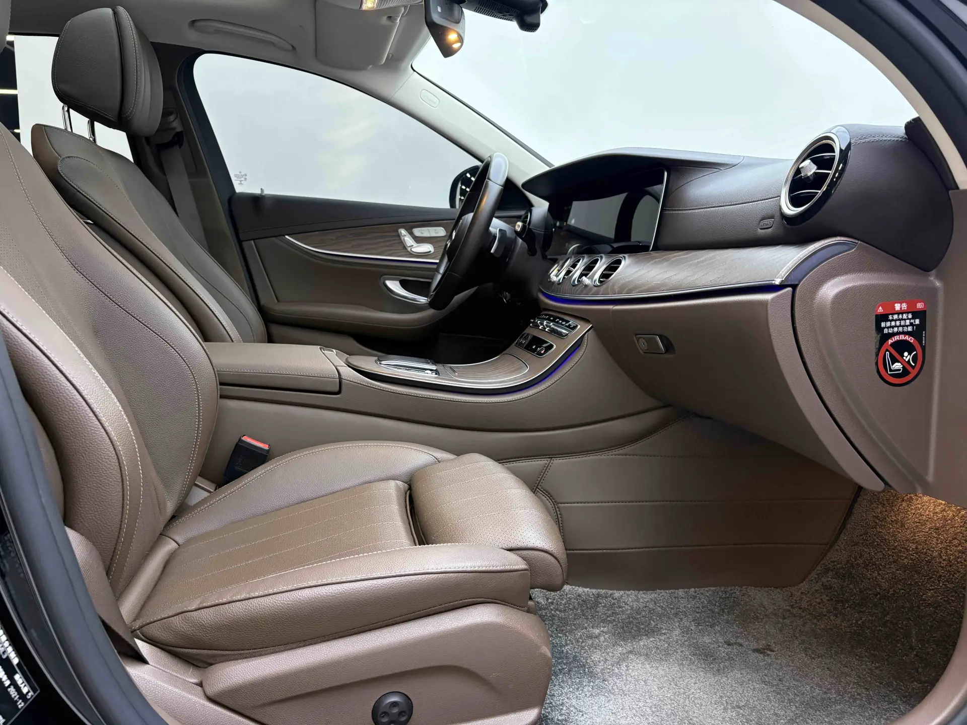 Mercedes-Benz E 300 L, 2023 19