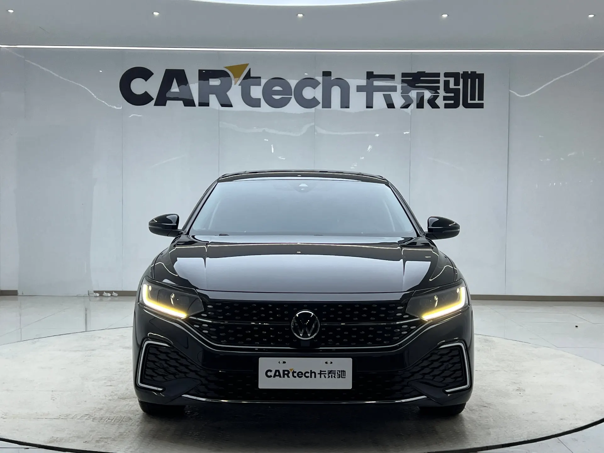 Volkswagen Passat, 2023 18