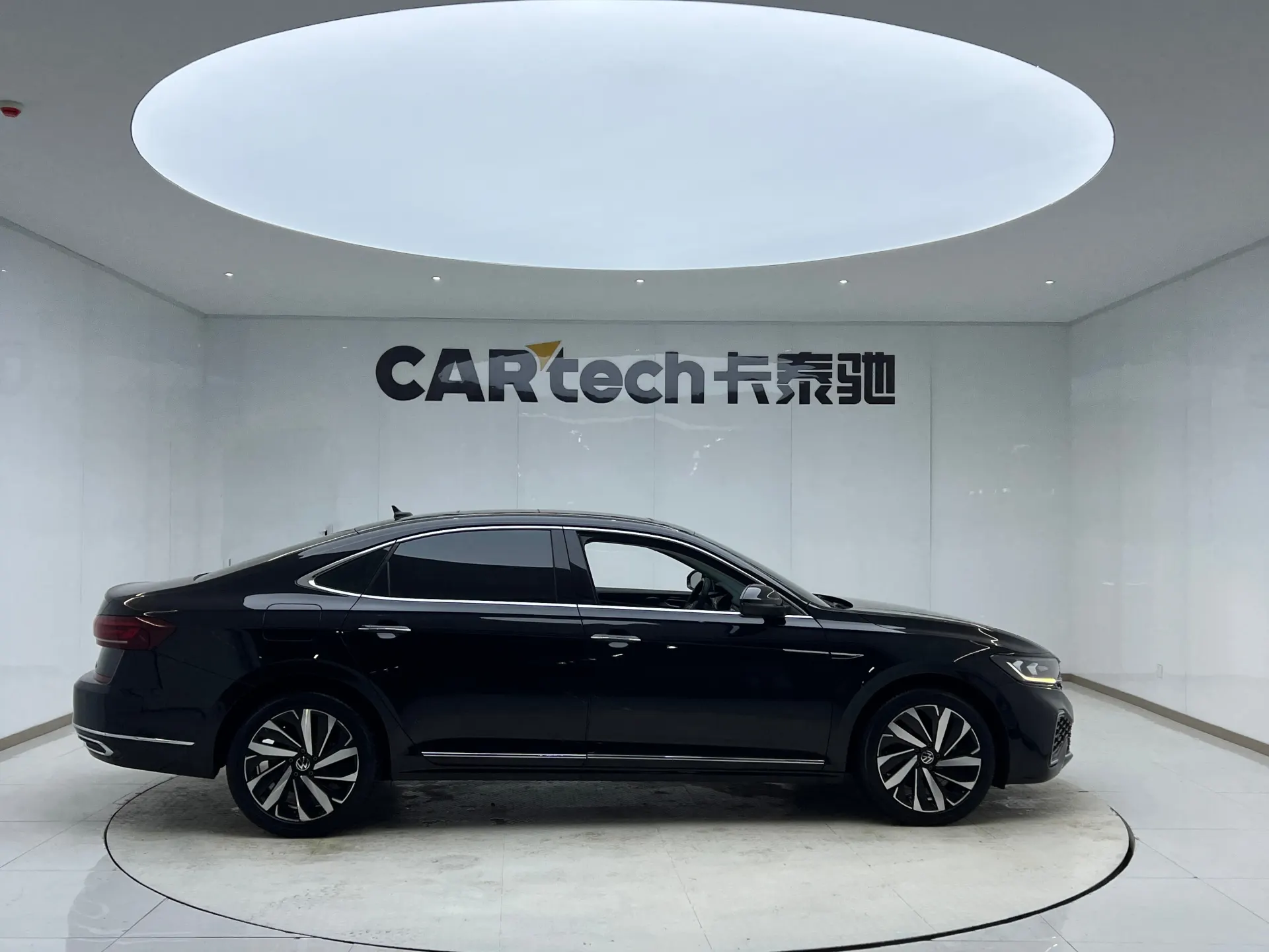 Volkswagen Passat, 2023 17