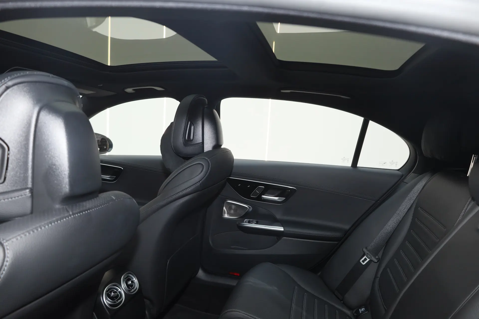 Mercedes-Benz C 260 L, 2024 24