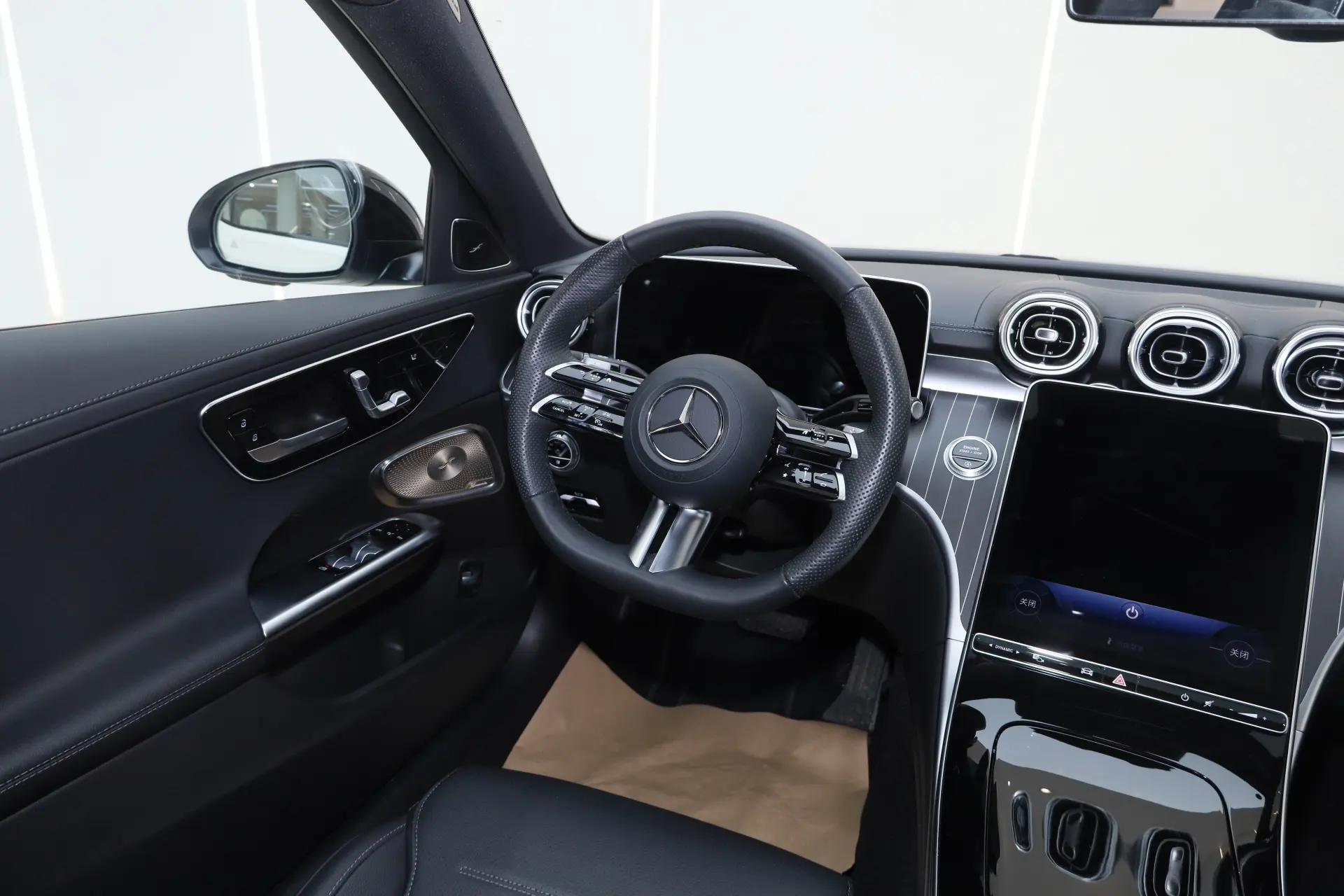 Mercedes-Benz C 260 L, 2024 30