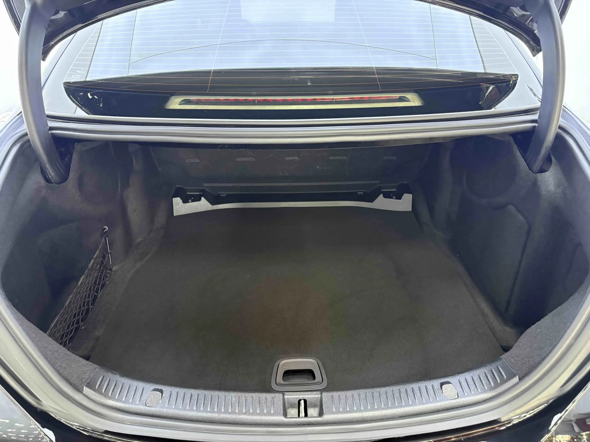 Mercedes-Benz E 300 L, 2023 22