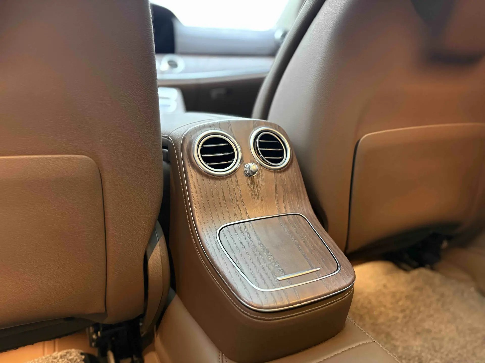 Mercedes-Benz E 300 L, 2023 20