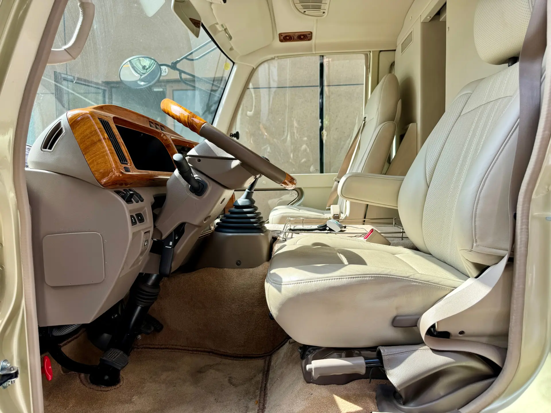 Toyota Coaster, 2024 6