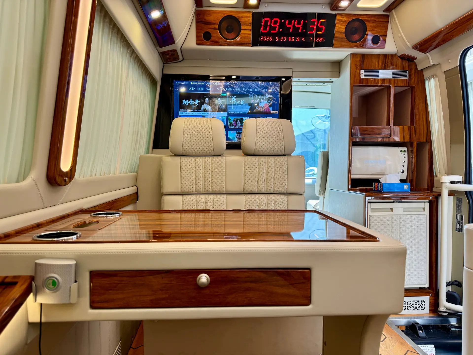 Toyota Coaster, 2024 17