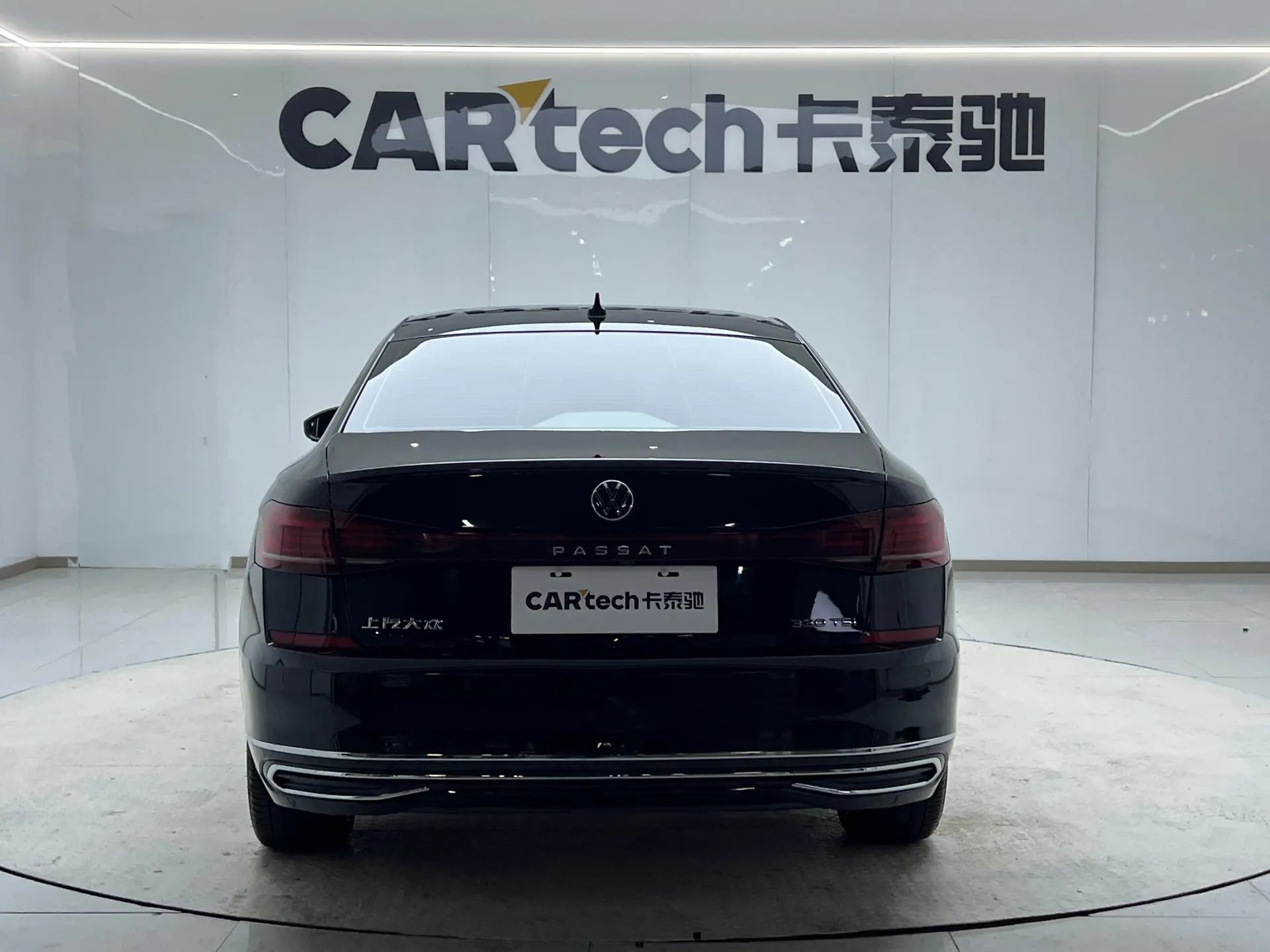 Volkswagen Passat, 2023 14