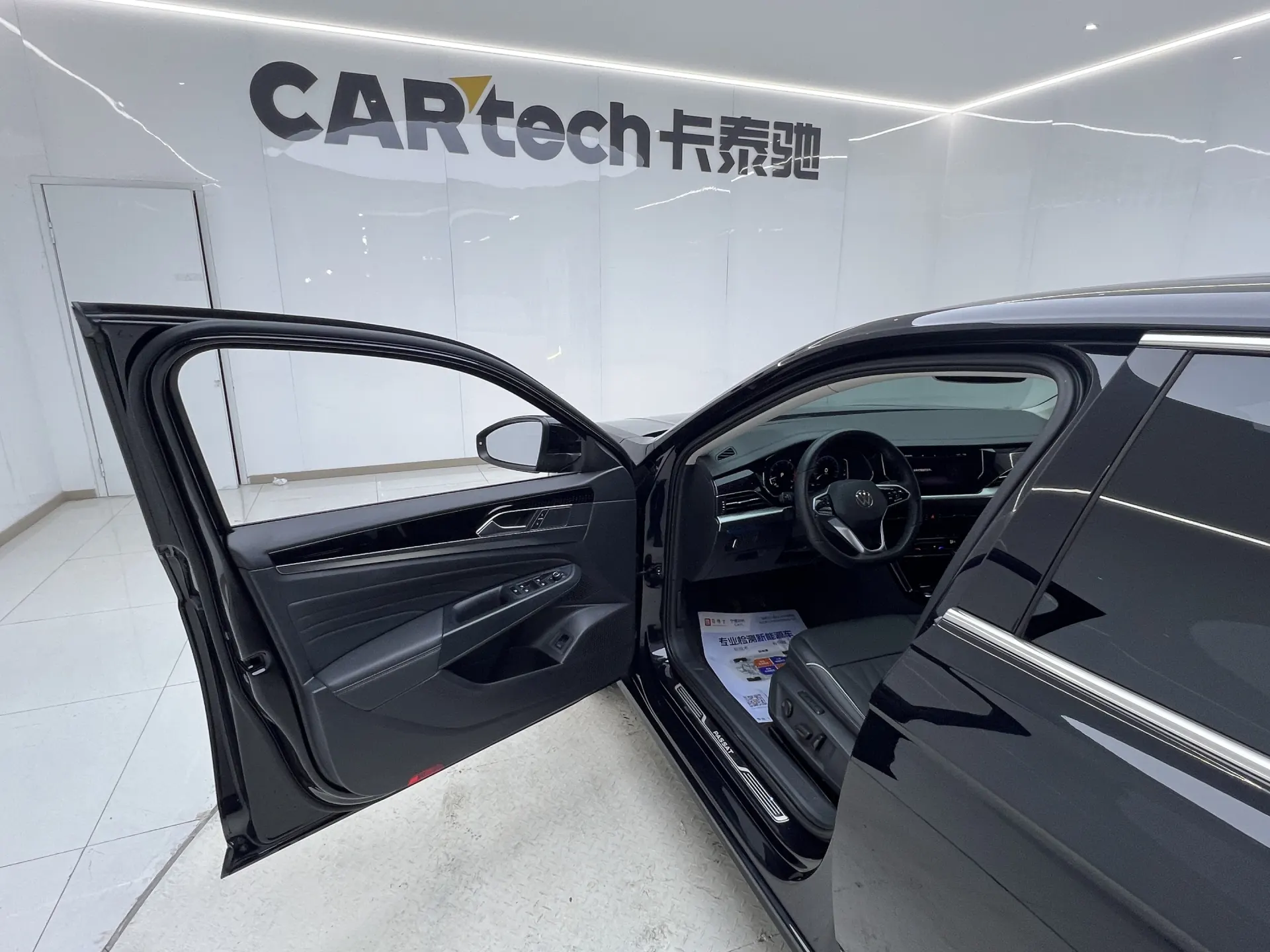 Volkswagen Passat, 2023 все фото