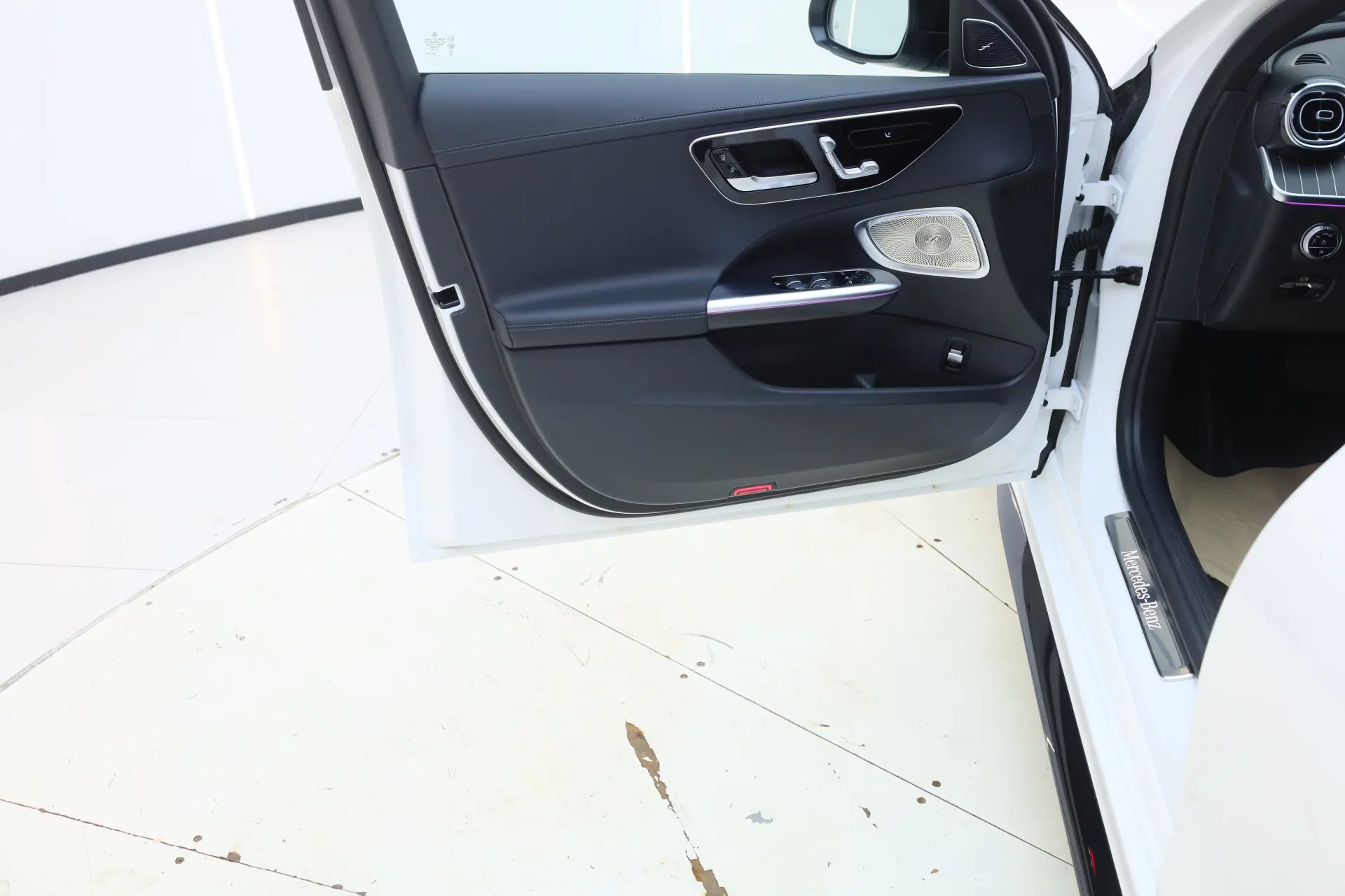 Mercedes-Benz C 260 L, 2024 27