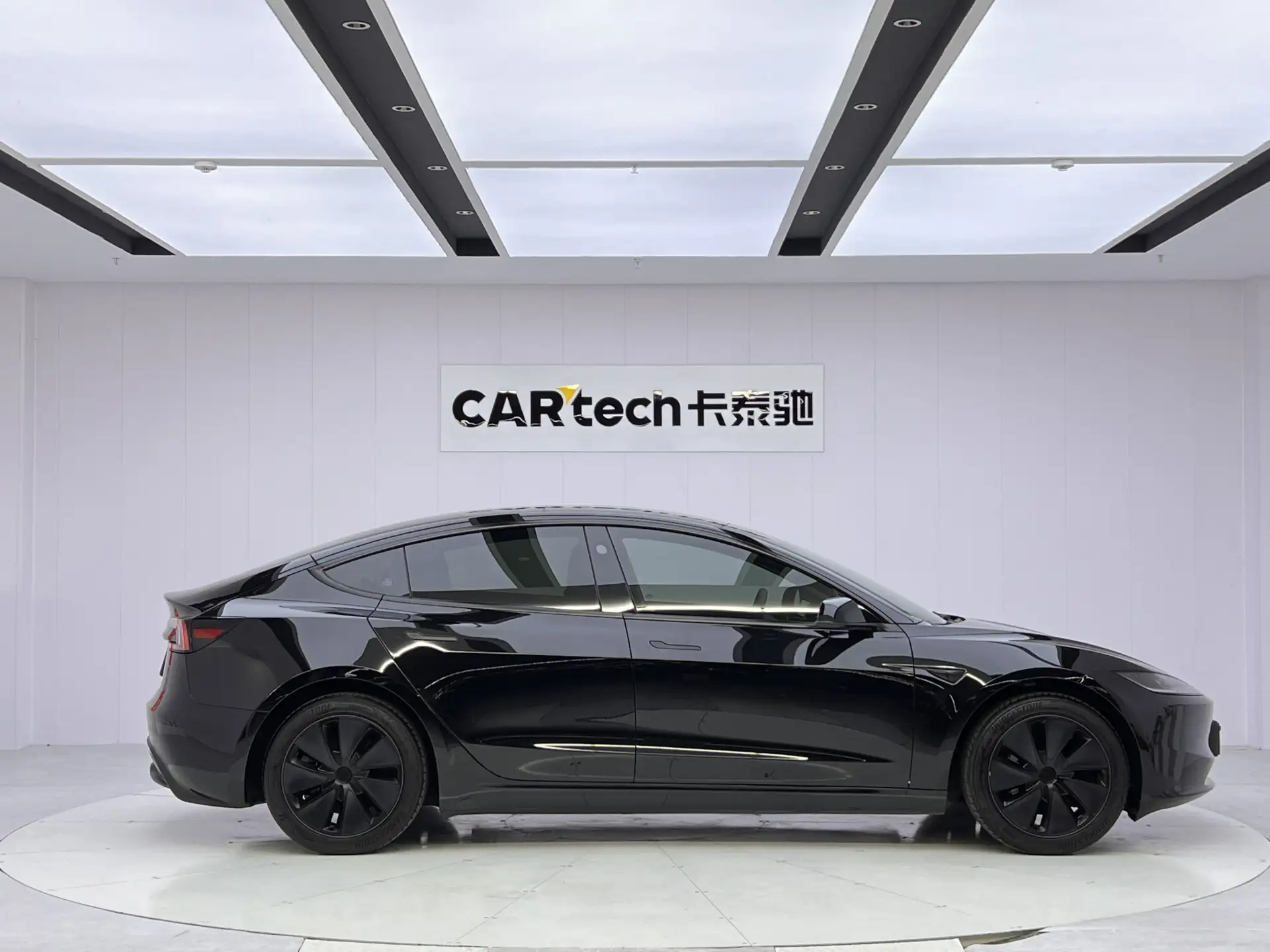 Tesla Model 3, 2026 4