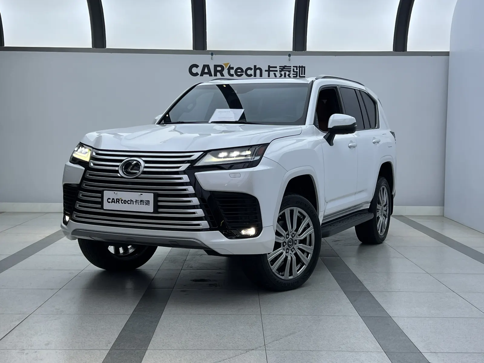 Lexus LX 600