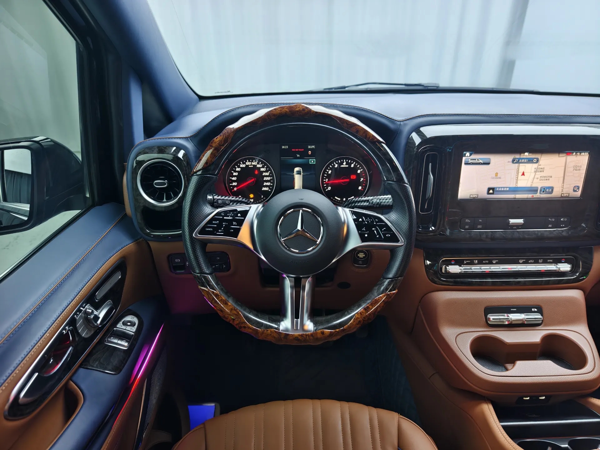 Mercedes-Benz Vito, 2024 9