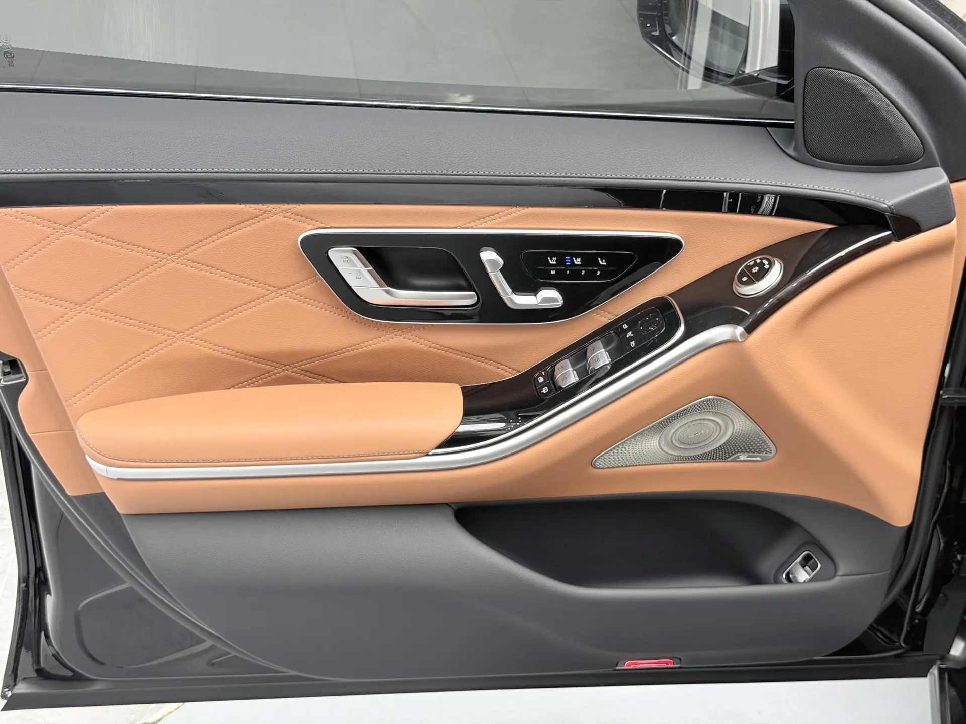 Mercedes-Benz S 480 4MATIC, 2025 56