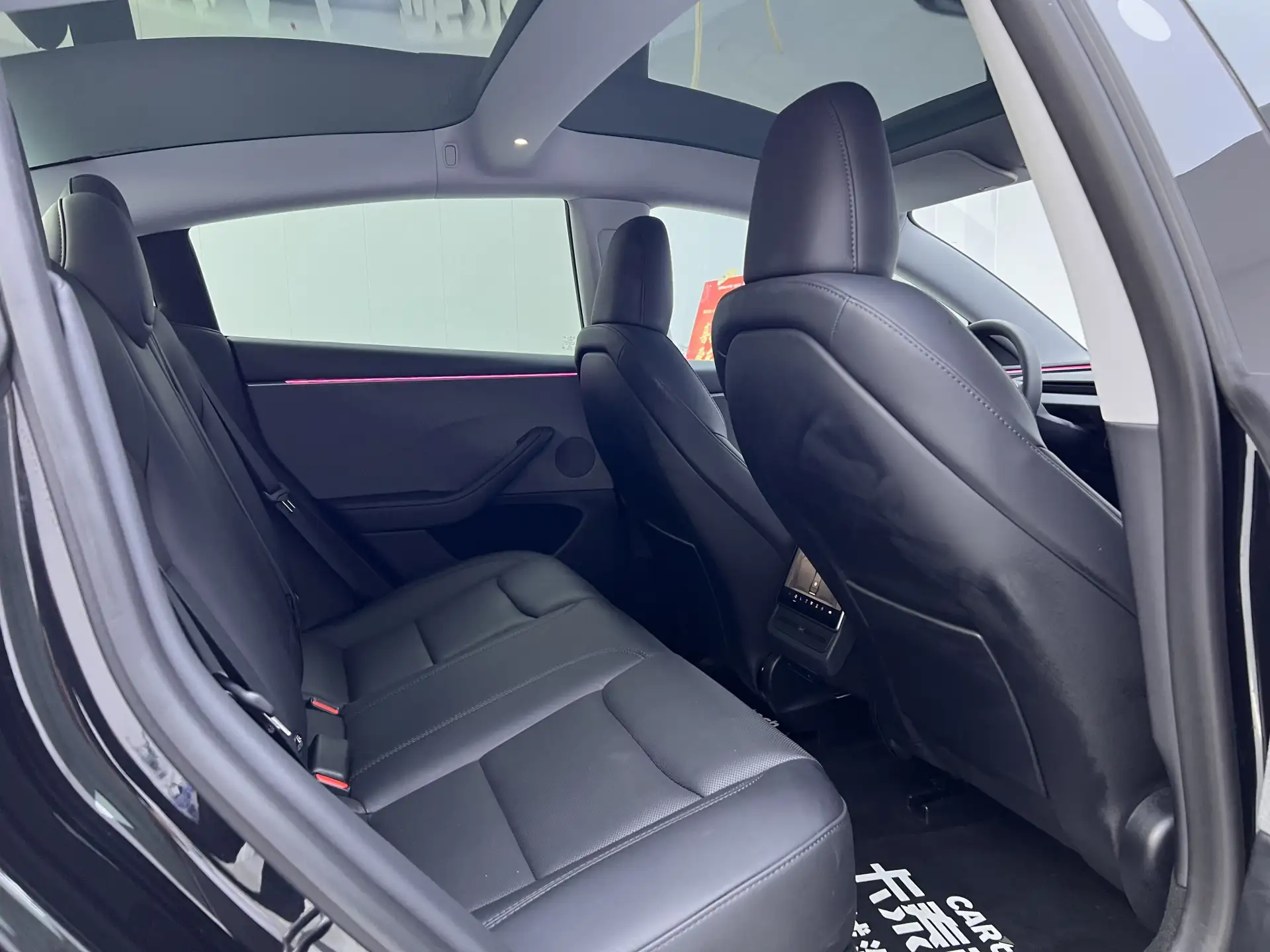 Tesla Model 3, 2026 24