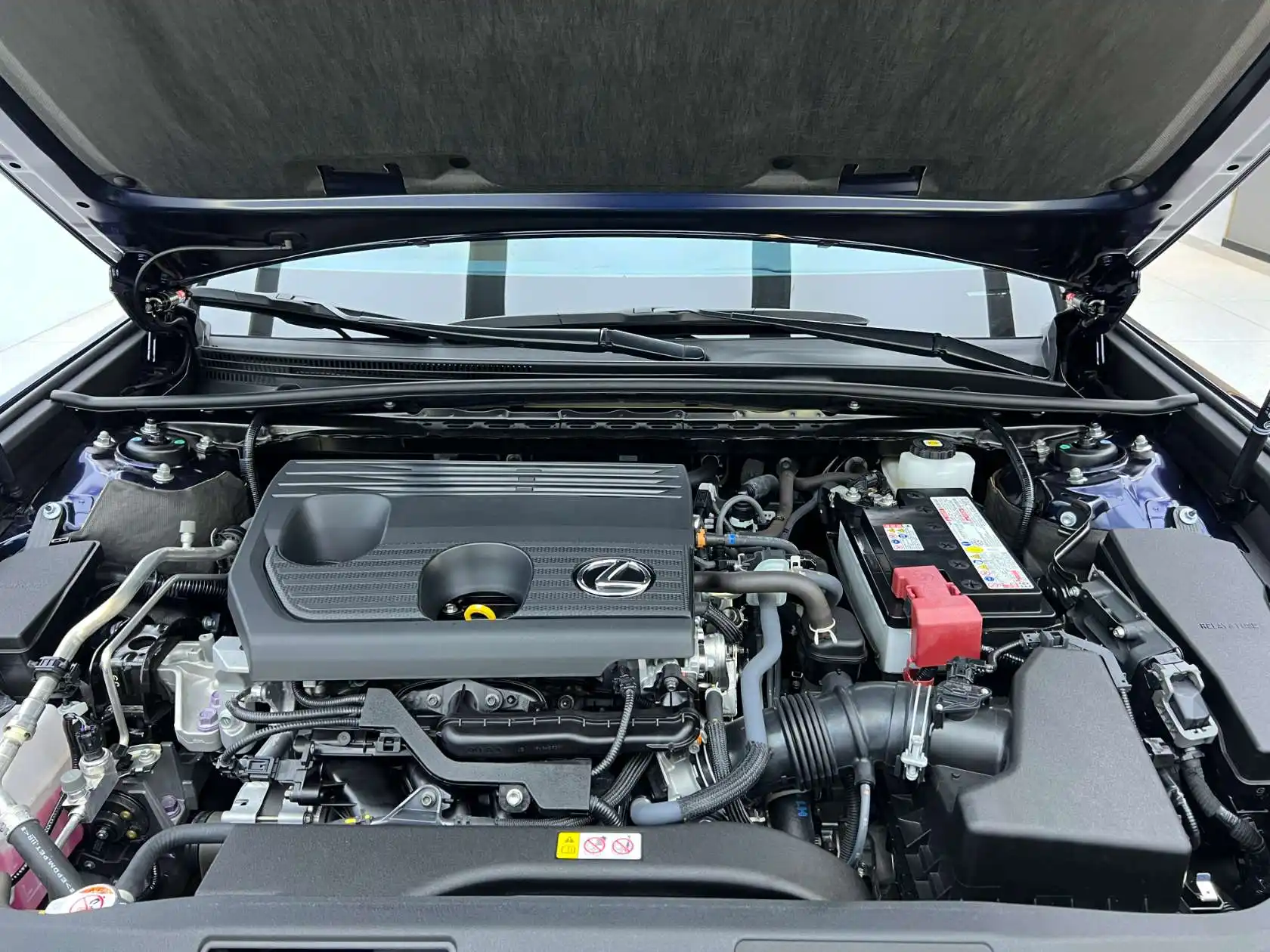 Lexus ES 200, 2024 23