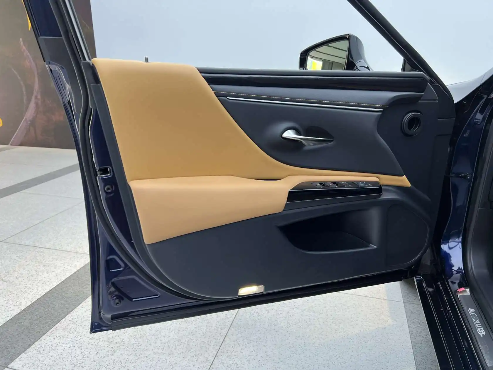 Lexus ES 200, 2024 10
