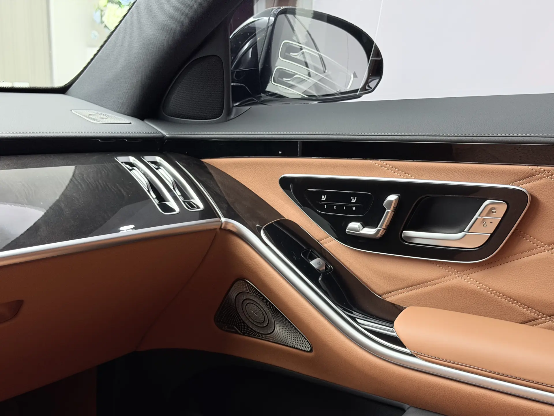 Mercedes-Benz S 480 4MATIC, 2025 52