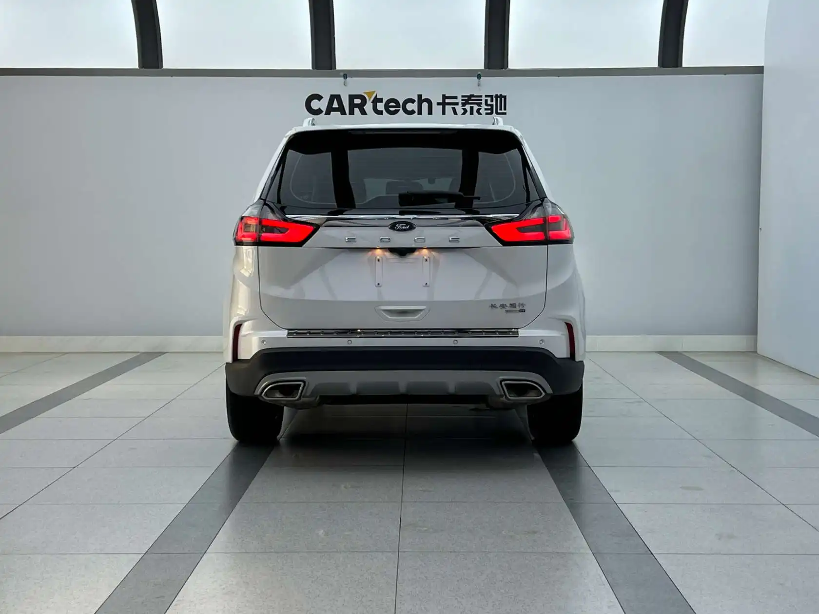 Ford Edge, 2021 3