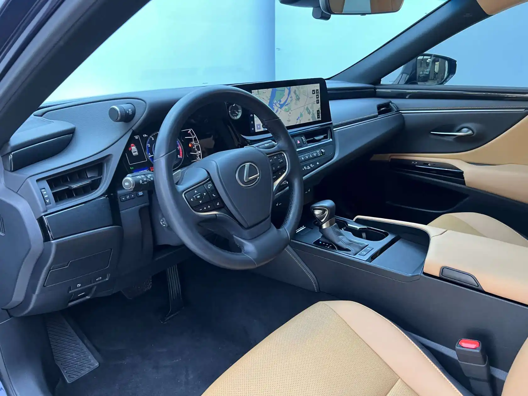 Lexus ES 200, 2024 8