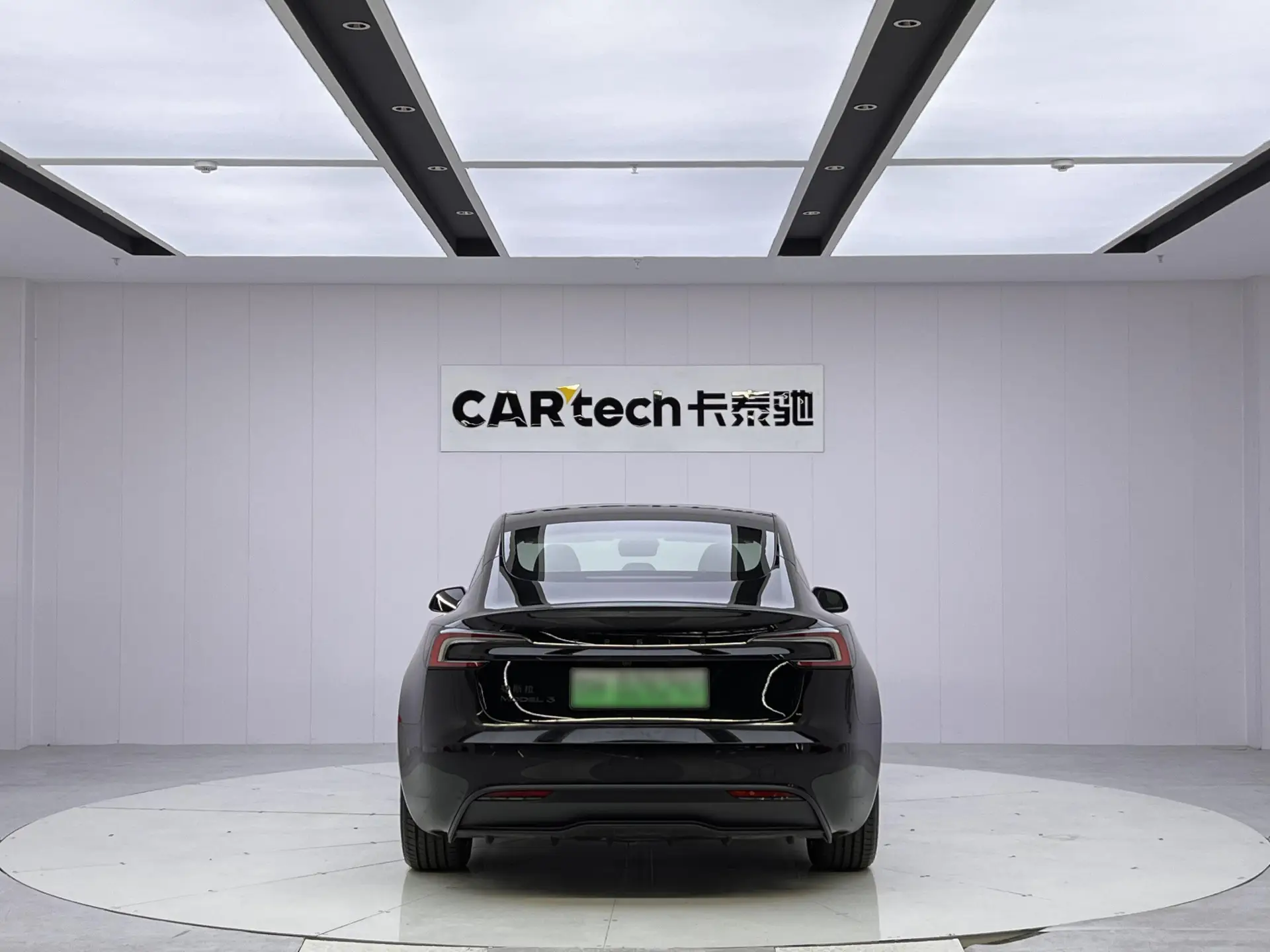 Tesla Model 3, 2026 13
