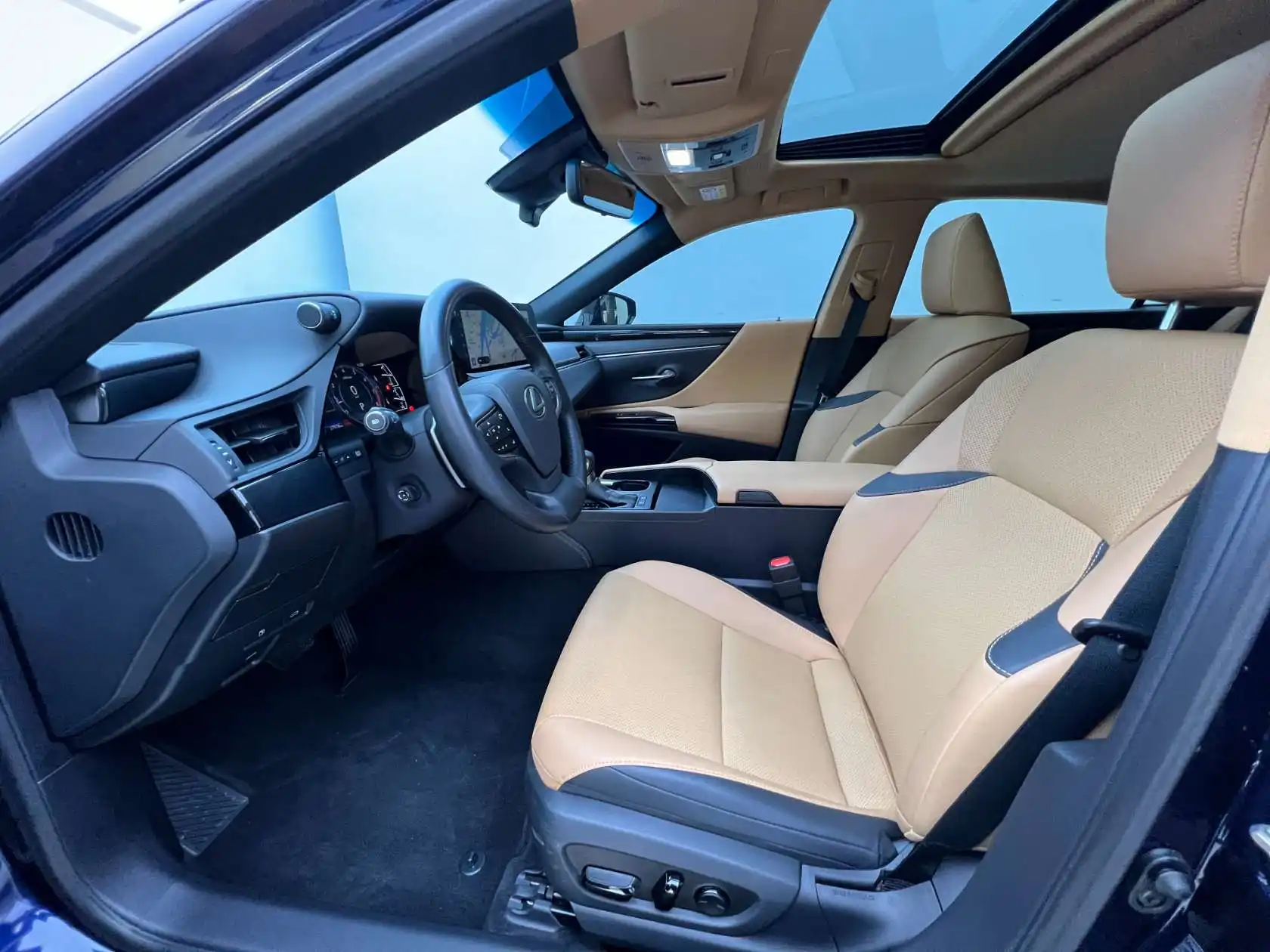 Lexus ES 200, 2024 9