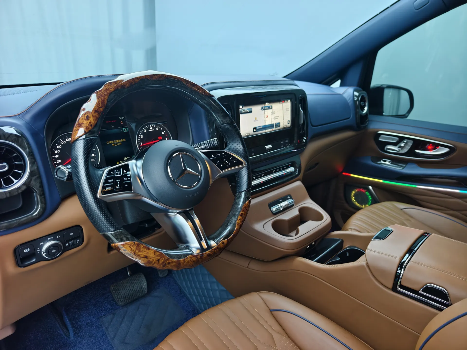 Mercedes-Benz Vito, 2024 27