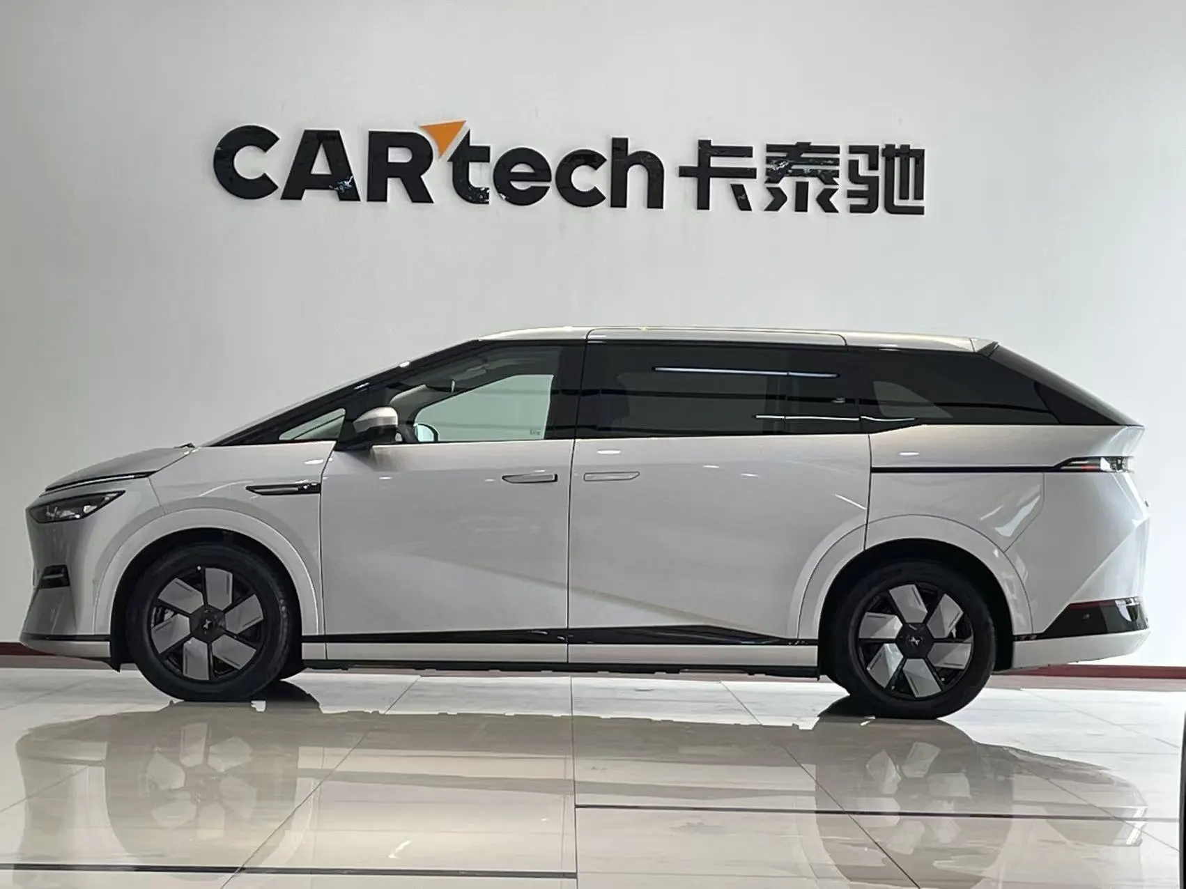 Xpeng X9, 2026 8