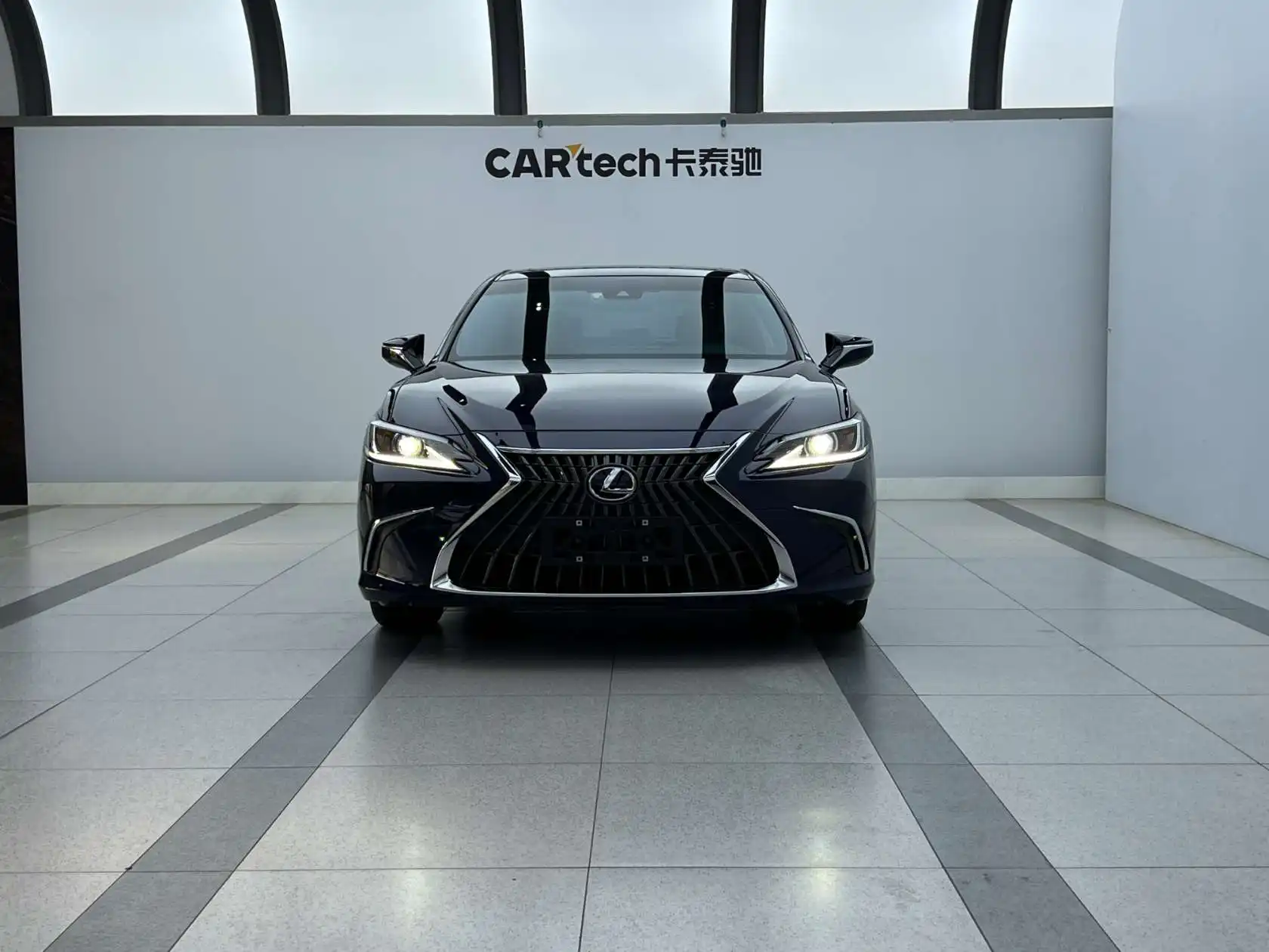 Lexus ES 200, 2024 2